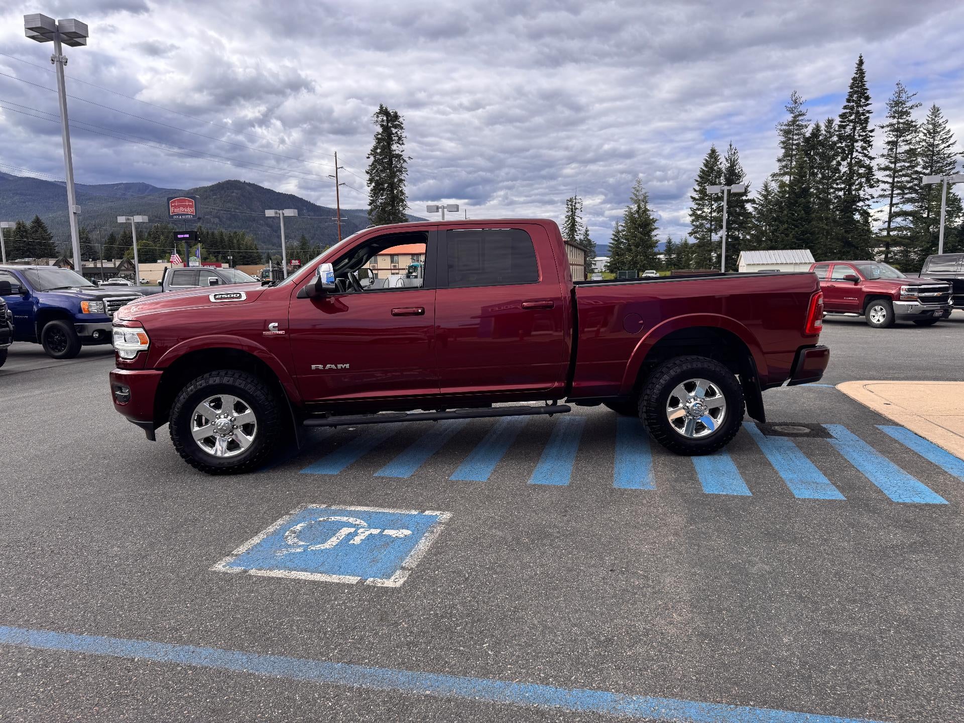 2019 RAM 2500 LARAMIE / CREW / 6.7 CUMMINS / STANDARD BOX / 1 OWNER / 47K MILES