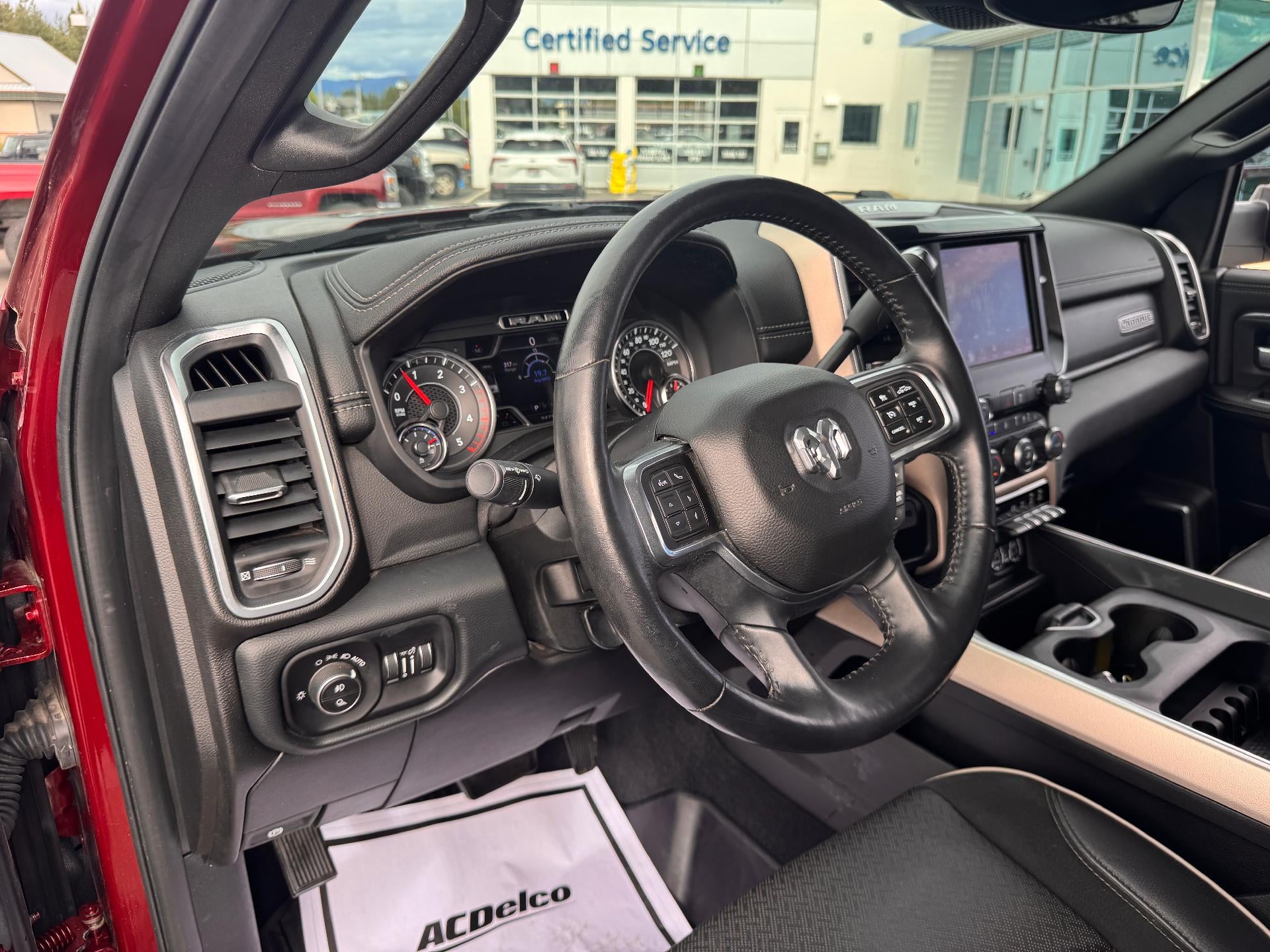 2019 RAM 2500 LARAMIE / CREW / 6.7 CUMMINS / STANDARD BOX / 1 OWNER / 47K MILES