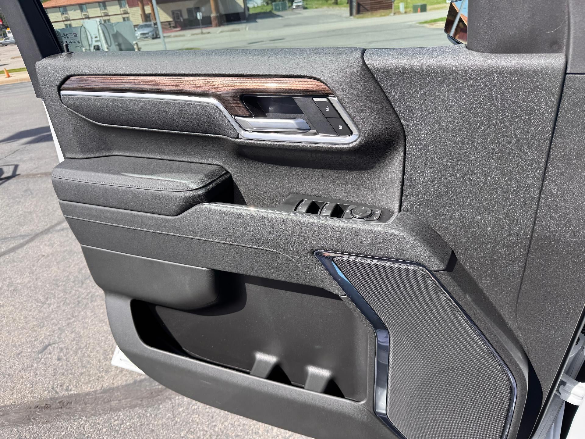 2026 Chevrolet Silverado 1500 RST / CREW / 2.7 LITER TURBOMAX / SELECT PCKG / SHORT BOX