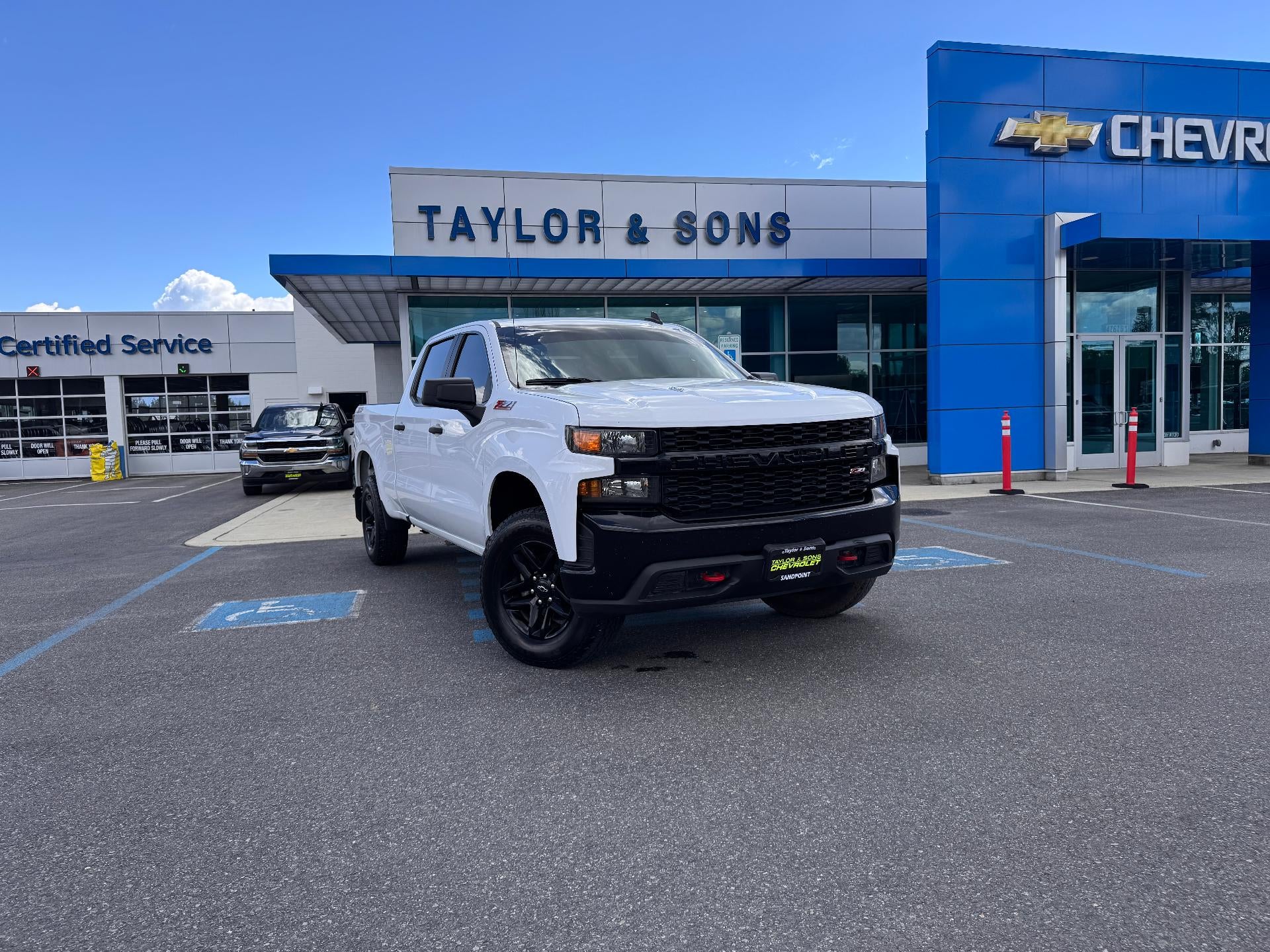 2022 Chevrolet Silverado 1500 LTD CUSTOM / TRAIL BOSS / CREW / 6.2 LITER V8 / STANDARD BOX / 1 OWNER