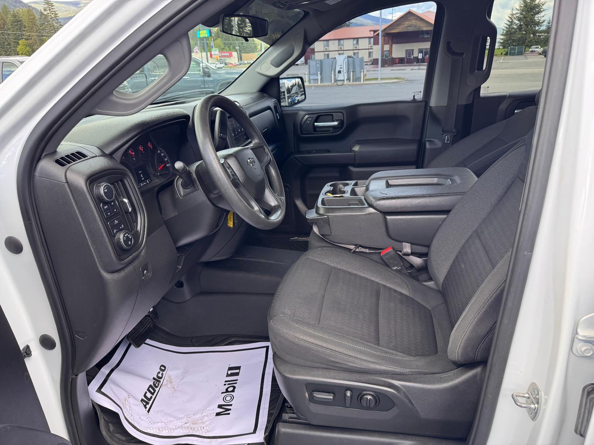 2022 Chevrolet Silverado 1500 LTD CUSTOM / TRAIL BOSS / CREW / 6.2 LITER V8 / STANDARD BOX / 1 OWNER