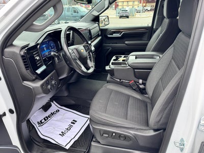 2023 Chevrolet Silverado 1500 LT / CREW / 5.3 LITER V8 / STANDARD BOX / LOCAL TRADE / 33K MILES