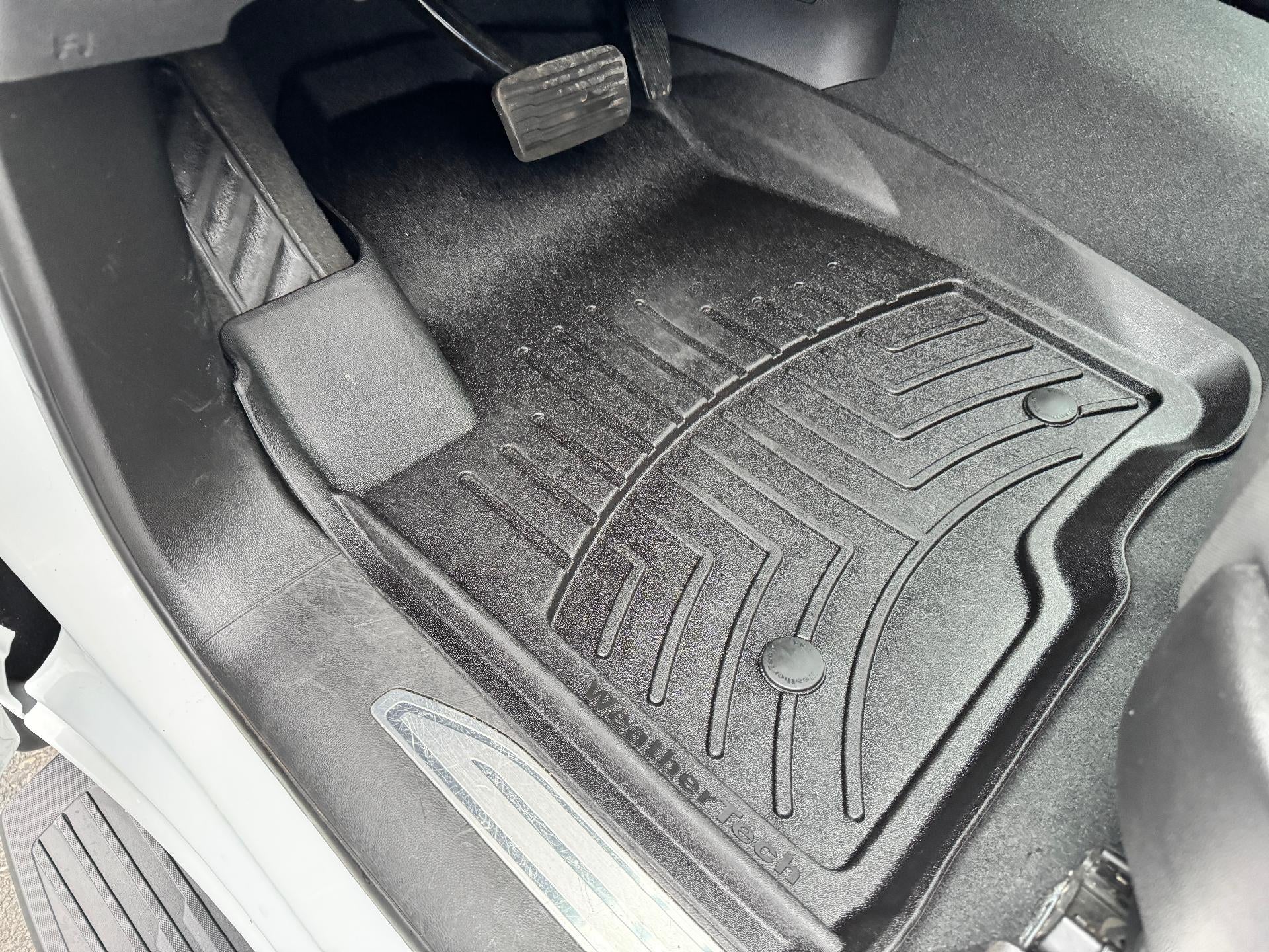 2023 Chevrolet Silverado 1500 LT / CREW / 5.3 LITER V8 / STANDARD BOX / LOCAL TRADE / 33K MILES