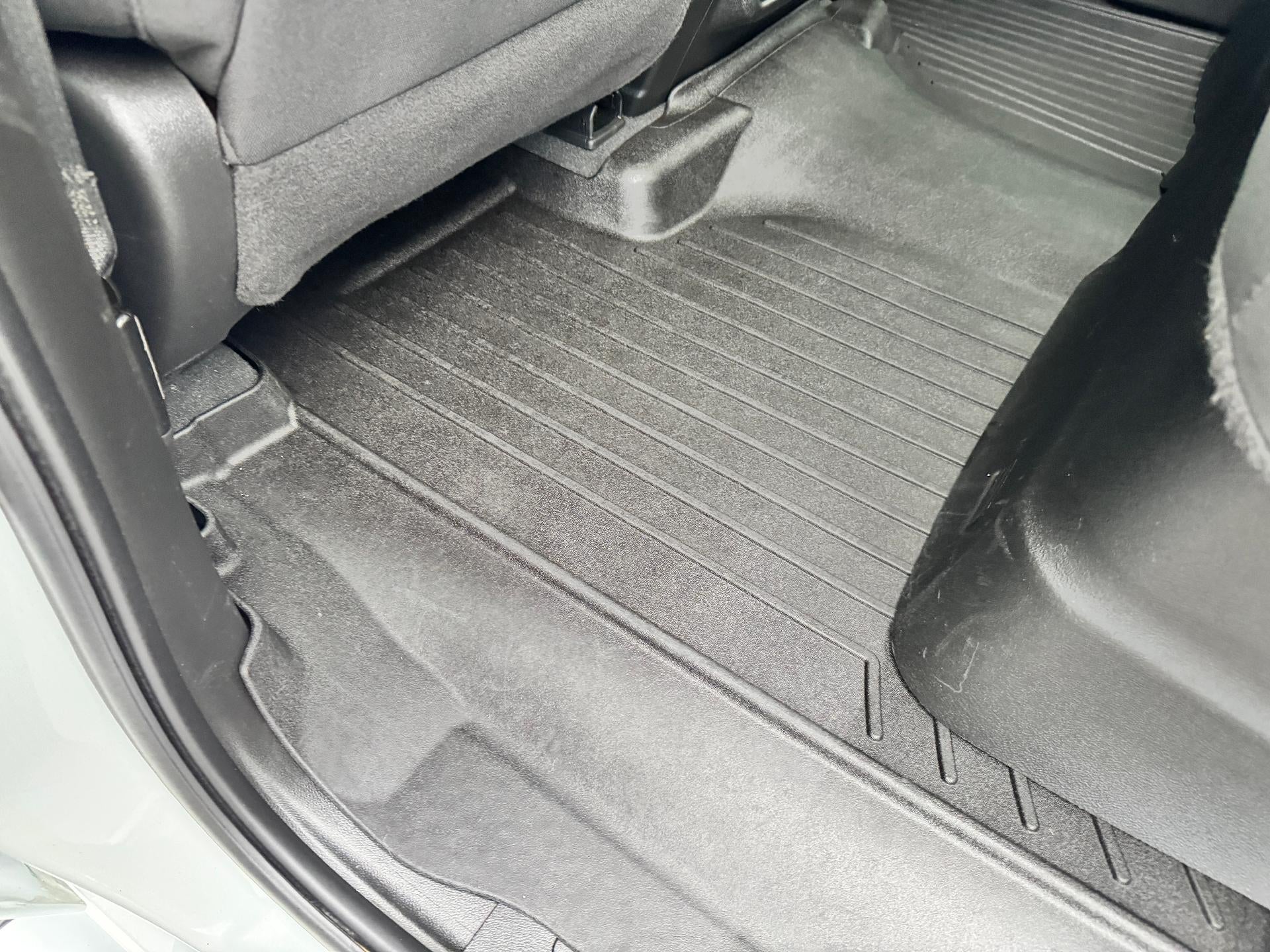 2023 Chevrolet Silverado 1500 LT / CREW / 5.3 LITER V8 / STANDARD BOX / LOCAL TRADE / 33K MILES