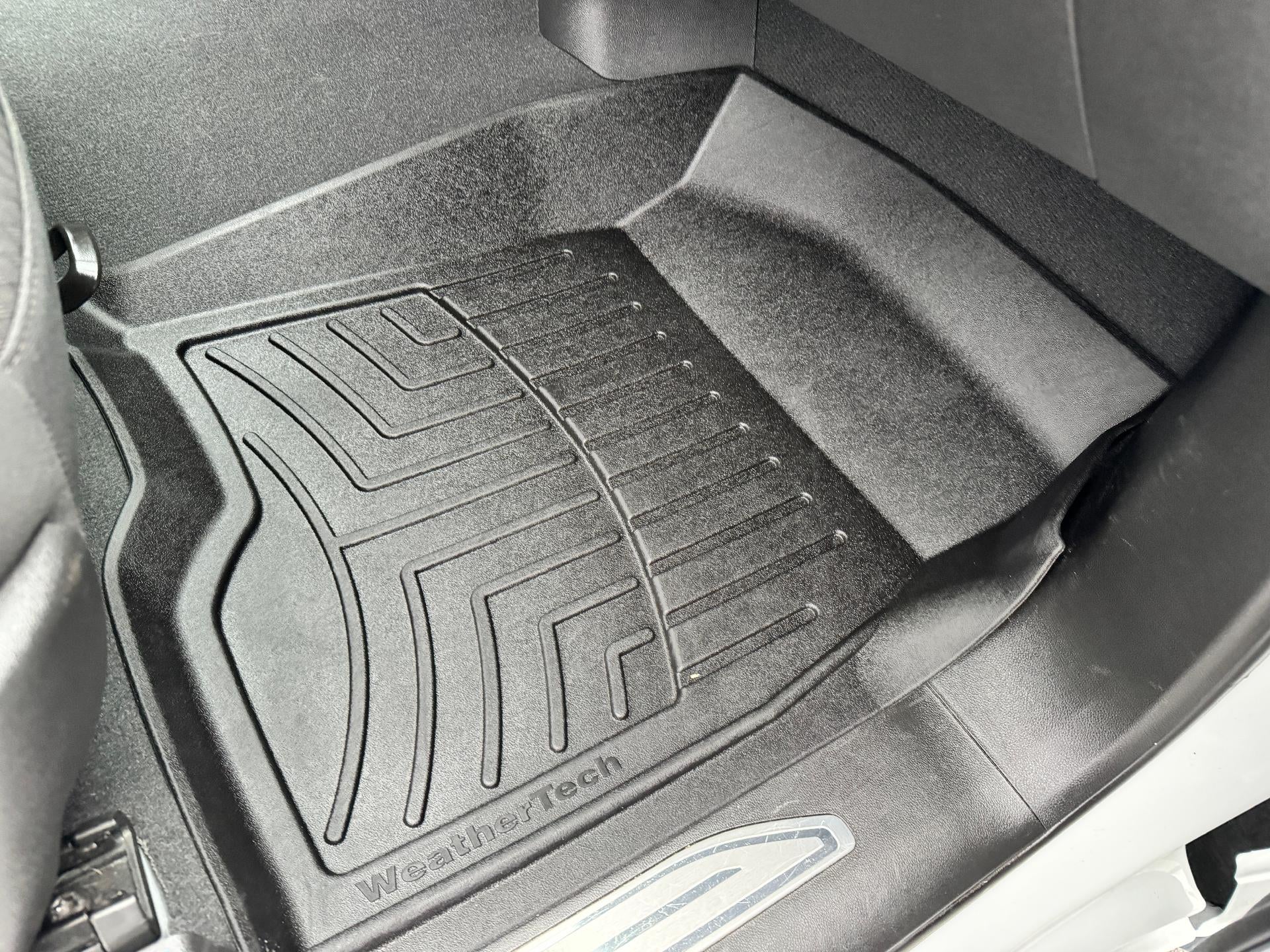 2023 Chevrolet Silverado 1500 LT / CREW / 5.3 LITER V8 / STANDARD BOX / LOCAL TRADE / 33K MILES