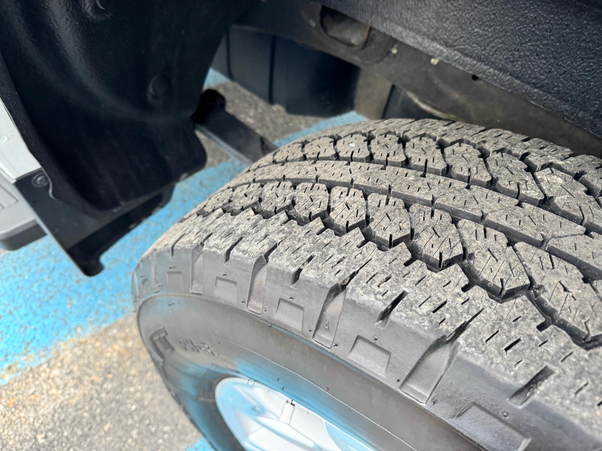 2023 Chevrolet Silverado 1500 LT / CREW / 5.3 LITER V8 / STANDARD BOX / LOCAL TRADE / 33K MILES