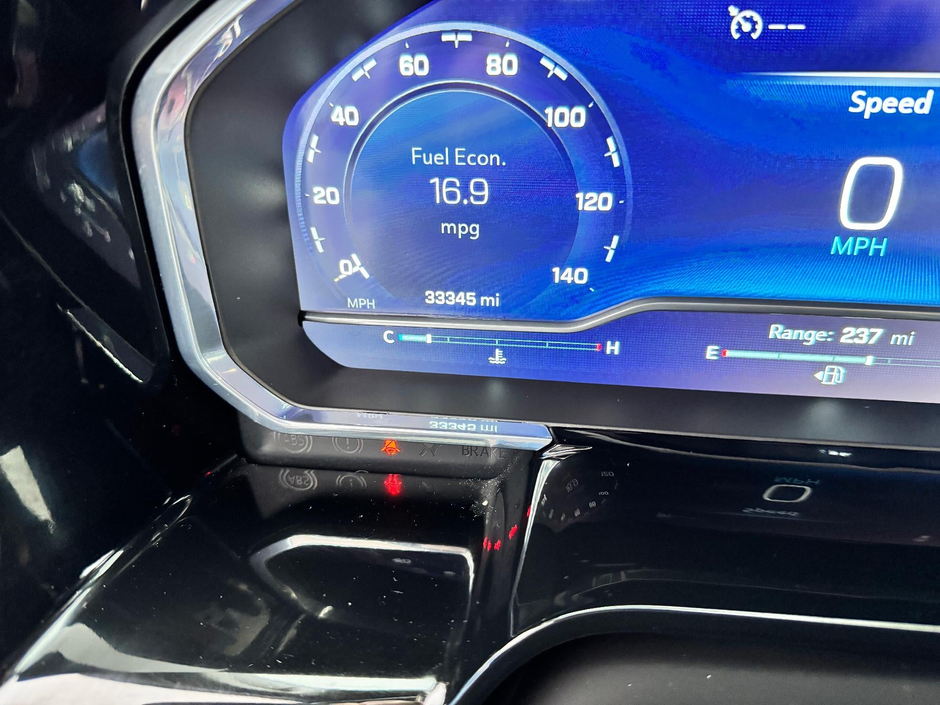 2023 Chevrolet Silverado 1500 LT / CREW / 5.3 LITER V8 / STANDARD BOX / LOCAL TRADE / 33K MILES