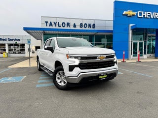 2023 Chevrolet Silverado 1500 LT / CREW / 5.3 LITER V8 / STANDARD BOX / LOCAL TRADE / 33K MILES