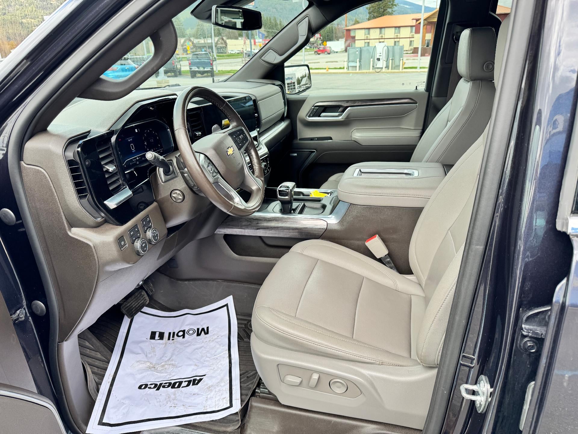 2022 Chevrolet Silverado 1500 LTZ / CREW / DMAX DIESEL / Z71 OFF ROAD / STANDARD BOX / 1 OWNER
