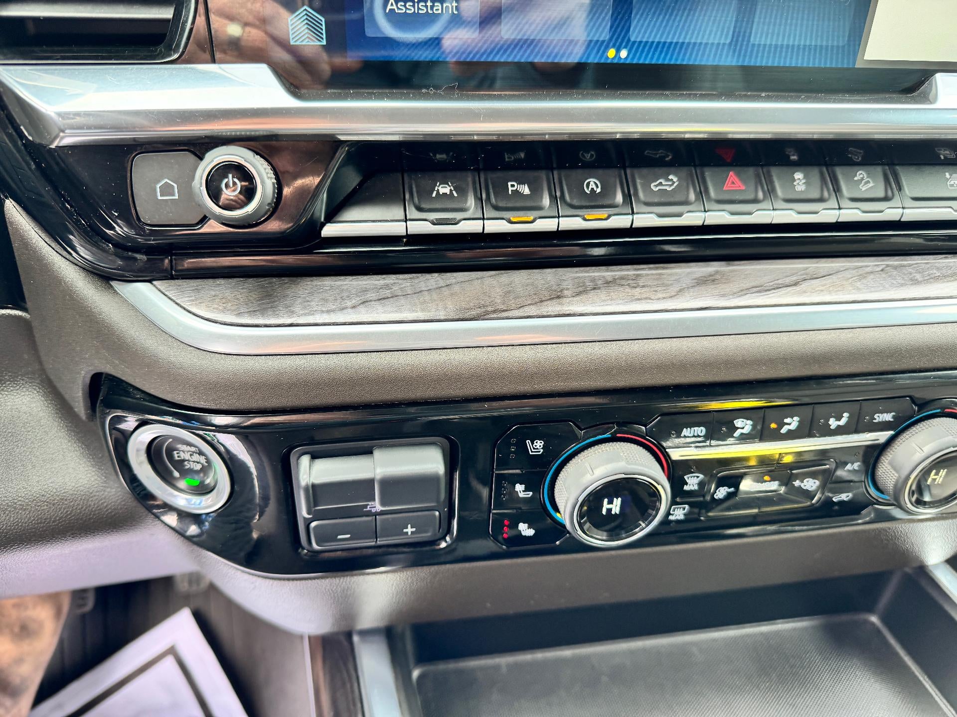 2022 Chevrolet Silverado 1500 LTZ / CREW / DMAX DIESEL / Z71 OFF ROAD / STANDARD BOX / 1 OWNER