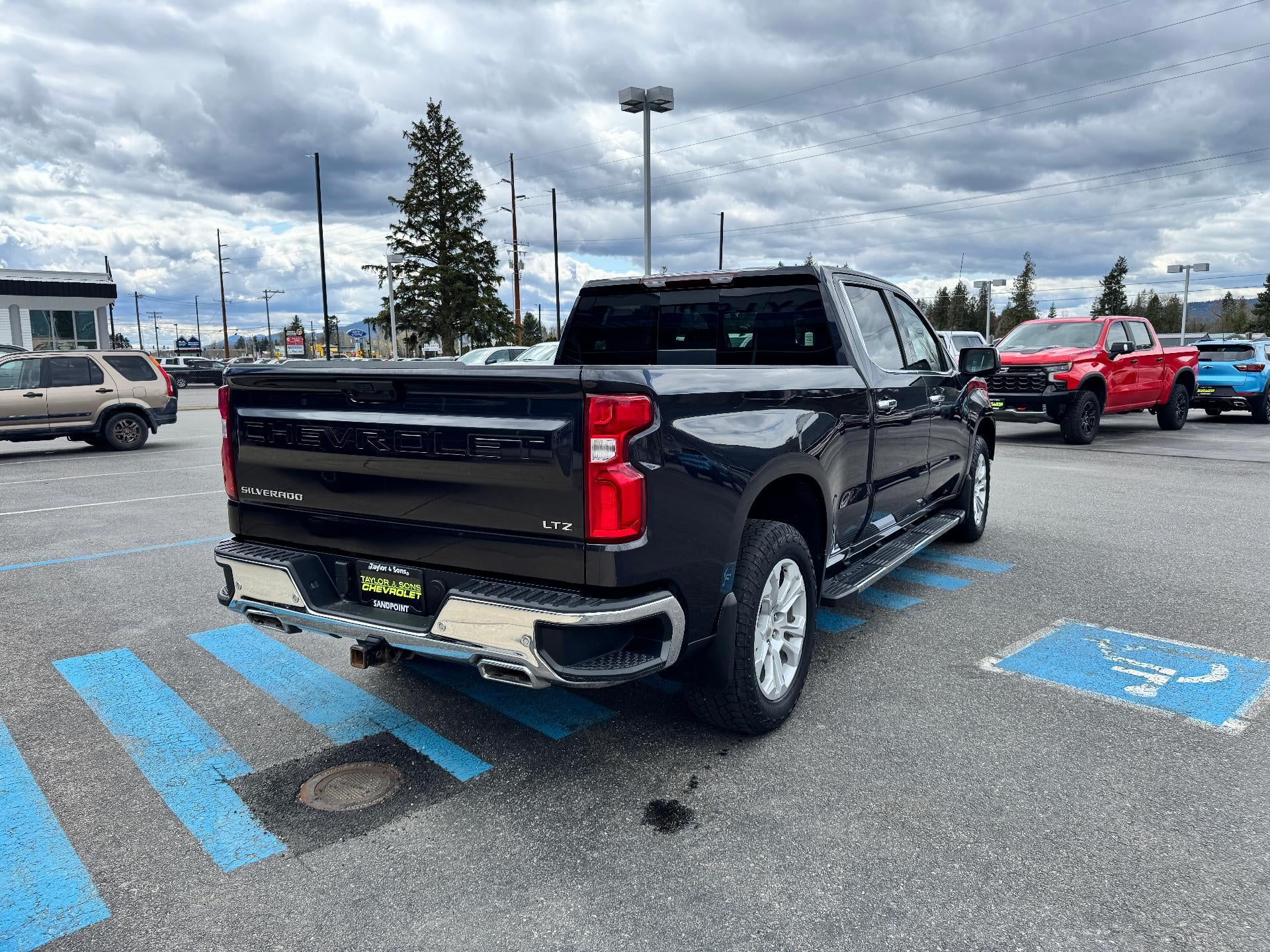 2022 Chevrolet Silverado 1500 LTZ / CREW / DMAX DIESEL / Z71 OFF ROAD / STANDARD BOX / 1 OWNER