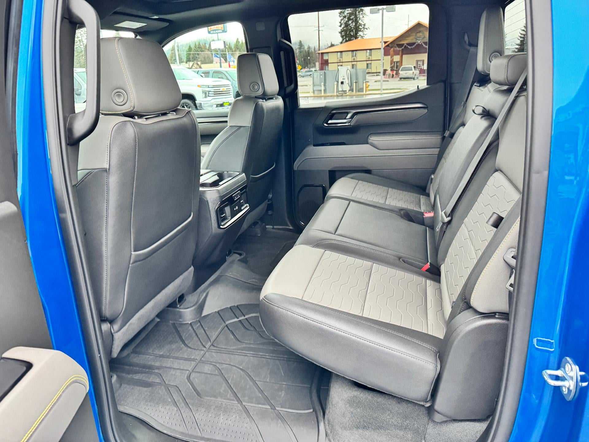 2022 Chevrolet Silverado 1500 ZR2 OFF ROAD / CREW / 6.2 LITER V8 / TECH PCKG / SUNROOF / 1 OWNER