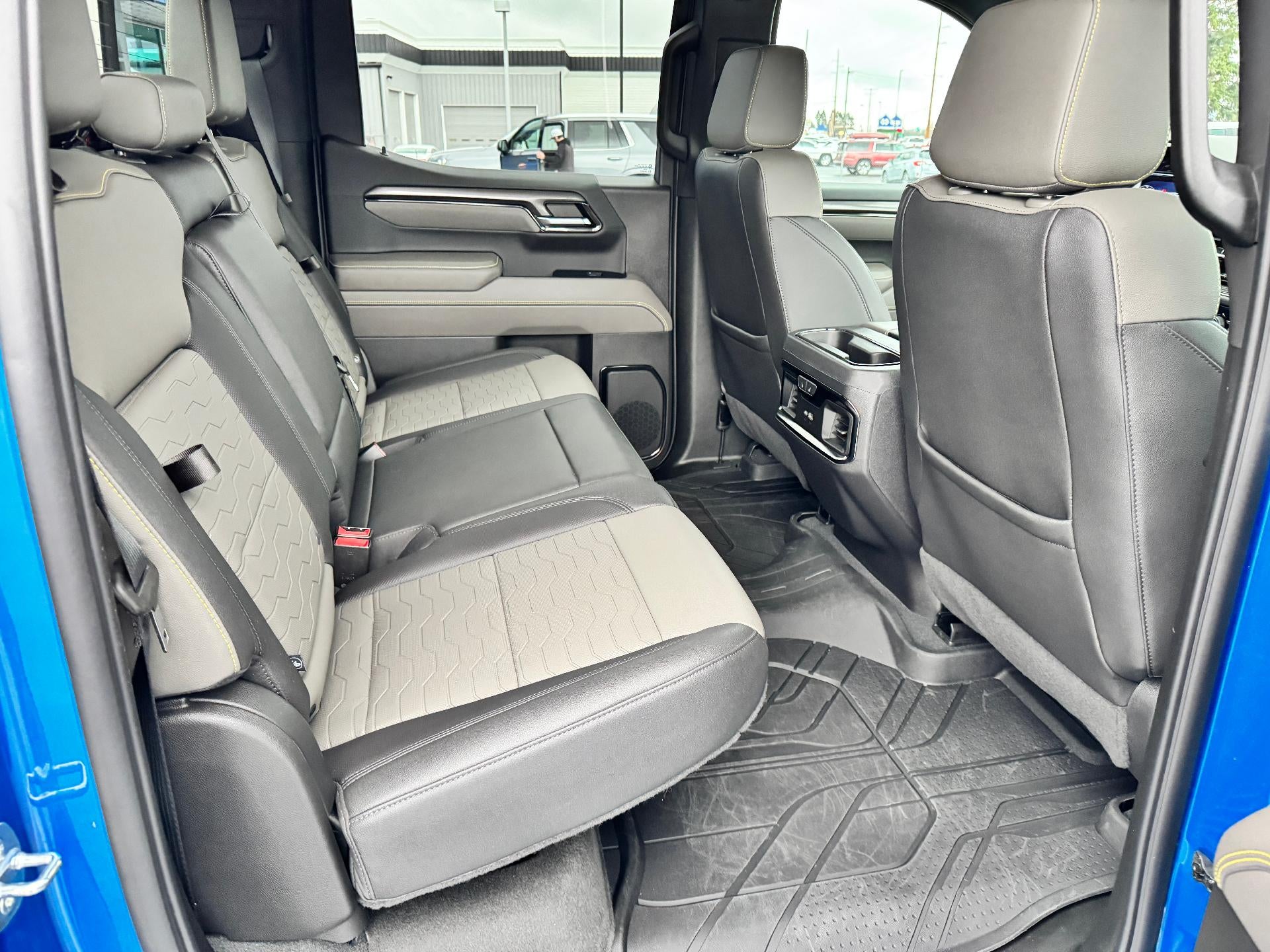 2022 Chevrolet Silverado 1500 ZR2 OFF ROAD / CREW / 6.2 LITER V8 / TECH PCKG / SUNROOF / 1 OWNER