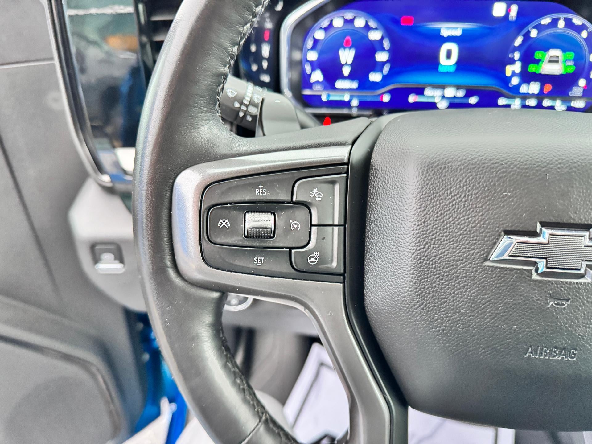 2022 Chevrolet Silverado 1500 ZR2 OFF ROAD / CREW / 6.2 LITER V8 / TECH PCKG / SUNROOF / 1 OWNER