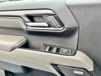 2022 Chevrolet Silverado 1500 ZR2 OFF ROAD / CREW / 6.2 LITER V8 / TECH PCKG / SUNROOF / 1 OWNER