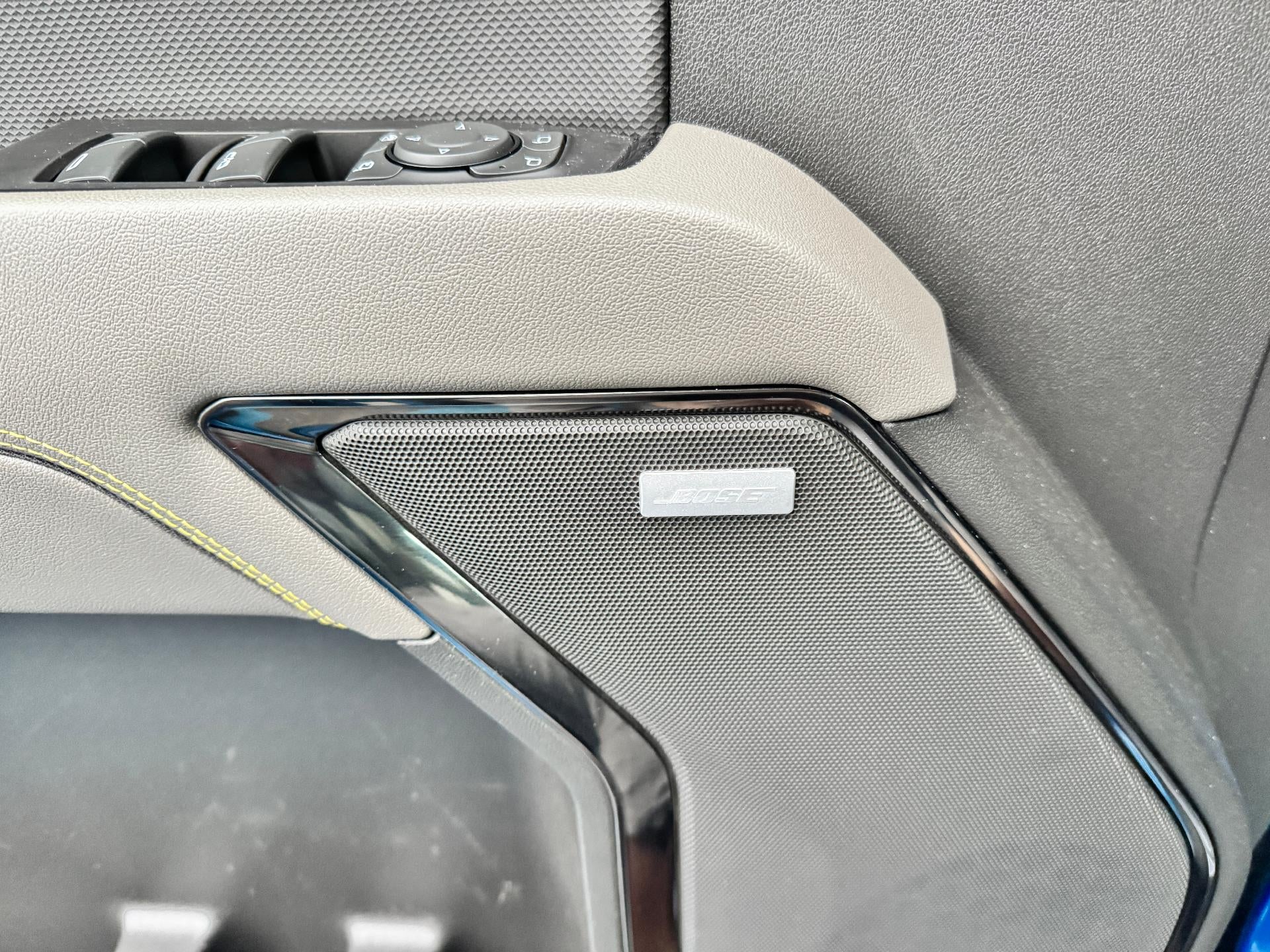 2022 Chevrolet Silverado 1500 ZR2 OFF ROAD / CREW / 6.2 LITER V8 / TECH PCKG / SUNROOF / 1 OWNER