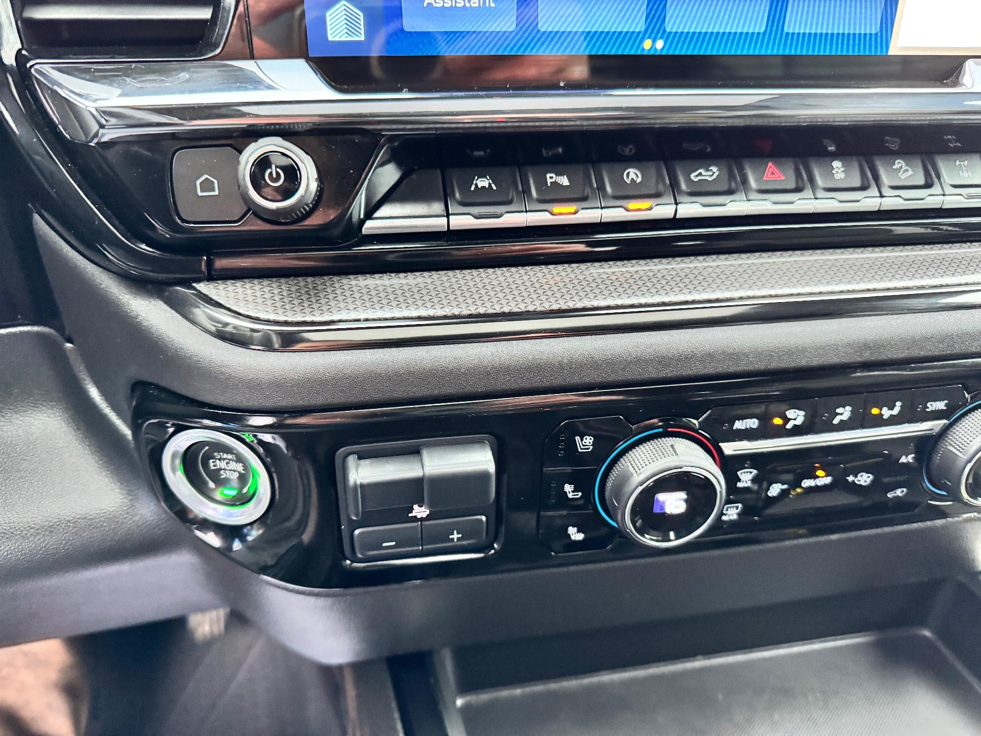 2022 Chevrolet Silverado 1500 ZR2 OFF ROAD / CREW / 6.2 LITER V8 / TECH PCKG / SUNROOF / 1 OWNER