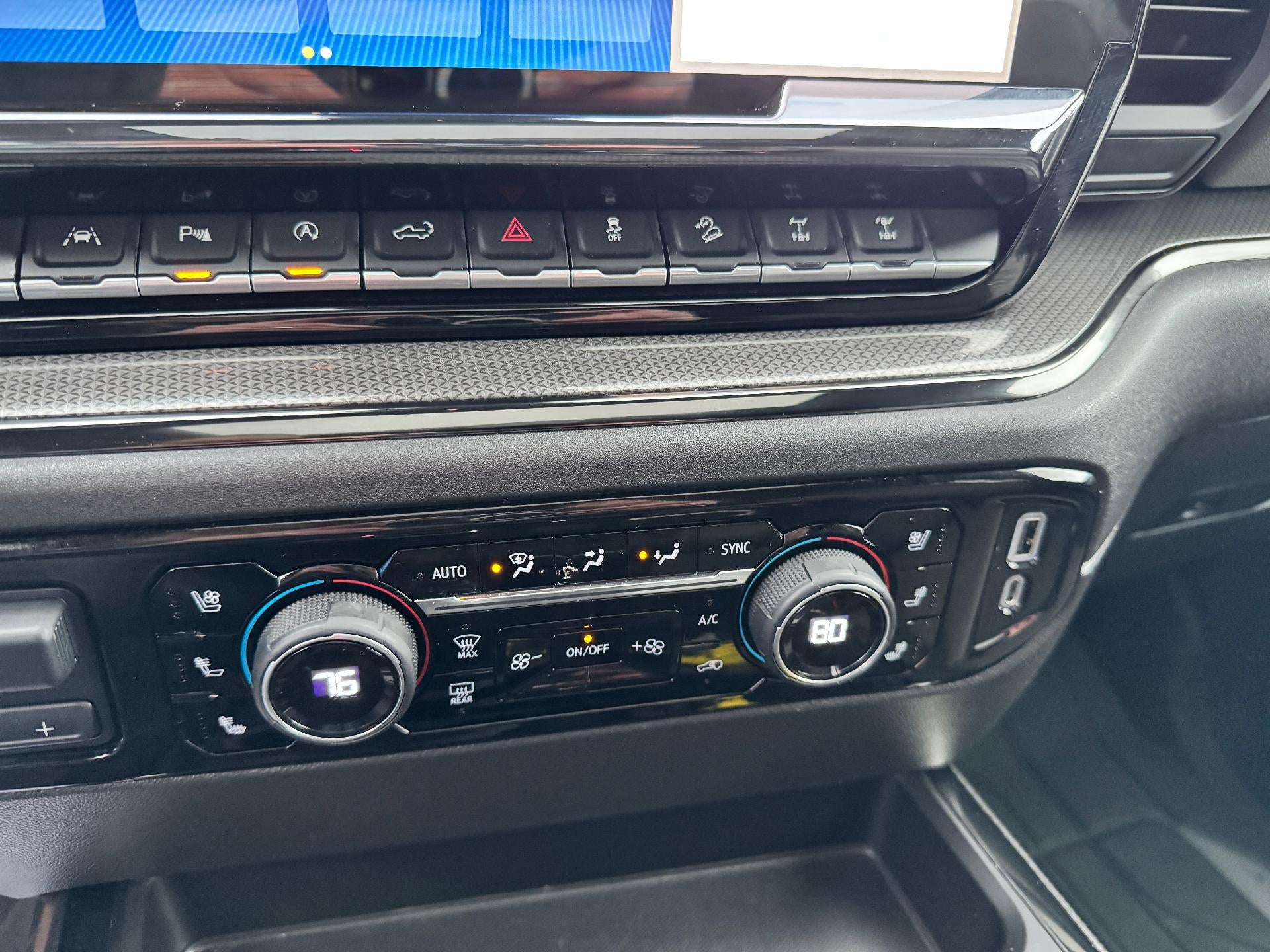 2022 Chevrolet Silverado 1500 ZR2 OFF ROAD / CREW / 6.2 LITER V8 / TECH PCKG / SUNROOF / 1 OWNER