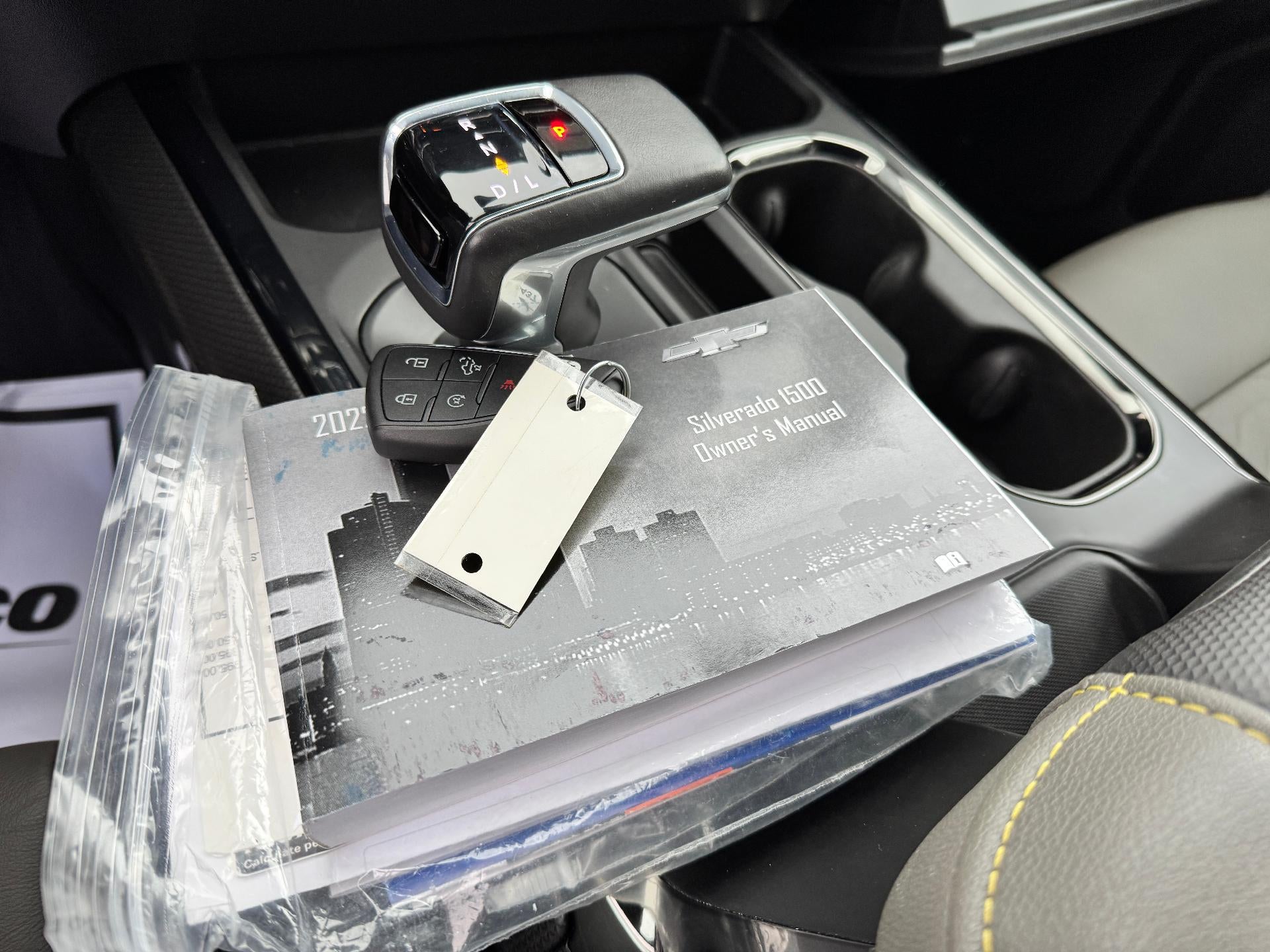 2022 Chevrolet Silverado 1500 ZR2 OFF ROAD / CREW / 6.2 LITER V8 / TECH PCKG / SUNROOF / 1 OWNER