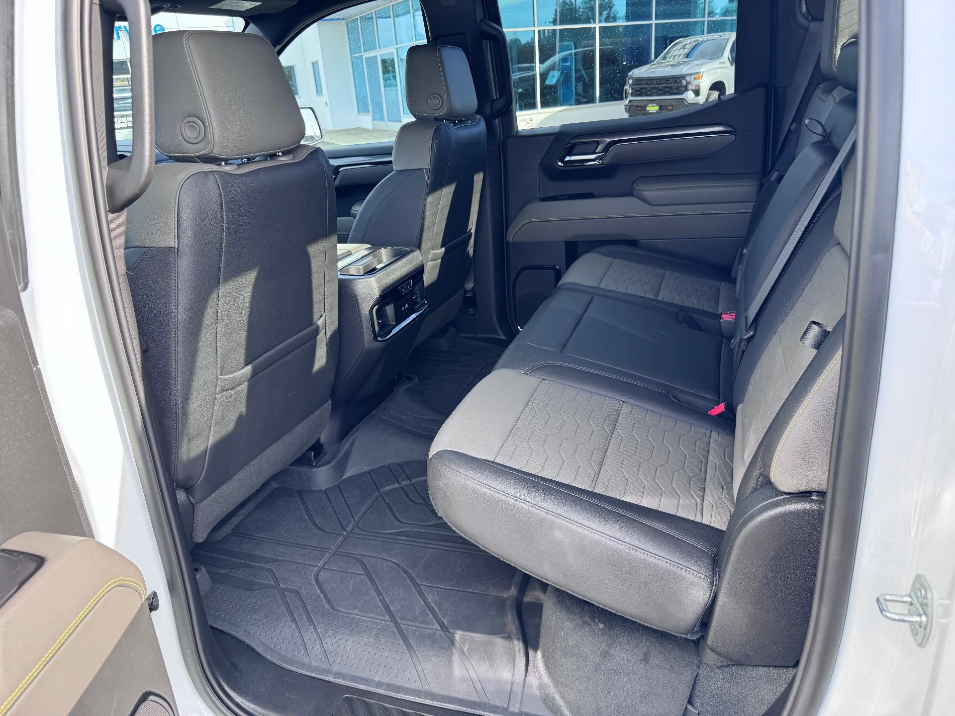 2022 Chevrolet Silverado 1500 ZR2 OFF ROAD / CREW / 6.2 LITER V8 / SUNROOF / TECH PCKG / 1 OWNER / 11K MILES