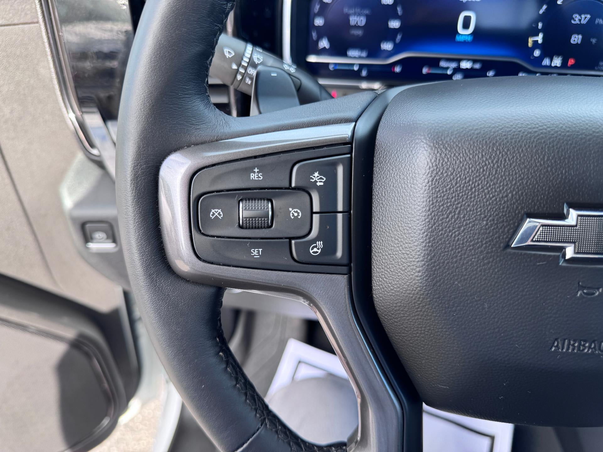 2022 Chevrolet Silverado 1500 ZR2 OFF ROAD / CREW / 6.2 LITER V8 / SUNROOF / TECH PCKG / 1 OWNER / 11K MILES
