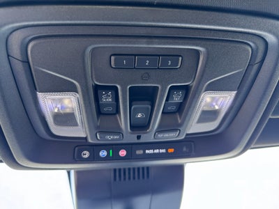 2022 Chevrolet Silverado 1500 ZR2 OFF ROAD / CREW / 6.2 LITER V8 / SUNROOF / TECH PCKG / 1 OWNER / 11K MILES