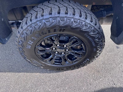 2022 Chevrolet Silverado 1500 ZR2 OFF ROAD / CREW / 6.2 LITER V8 / SUNROOF / TECH PCKG / 1 OWNER / 11K MILES