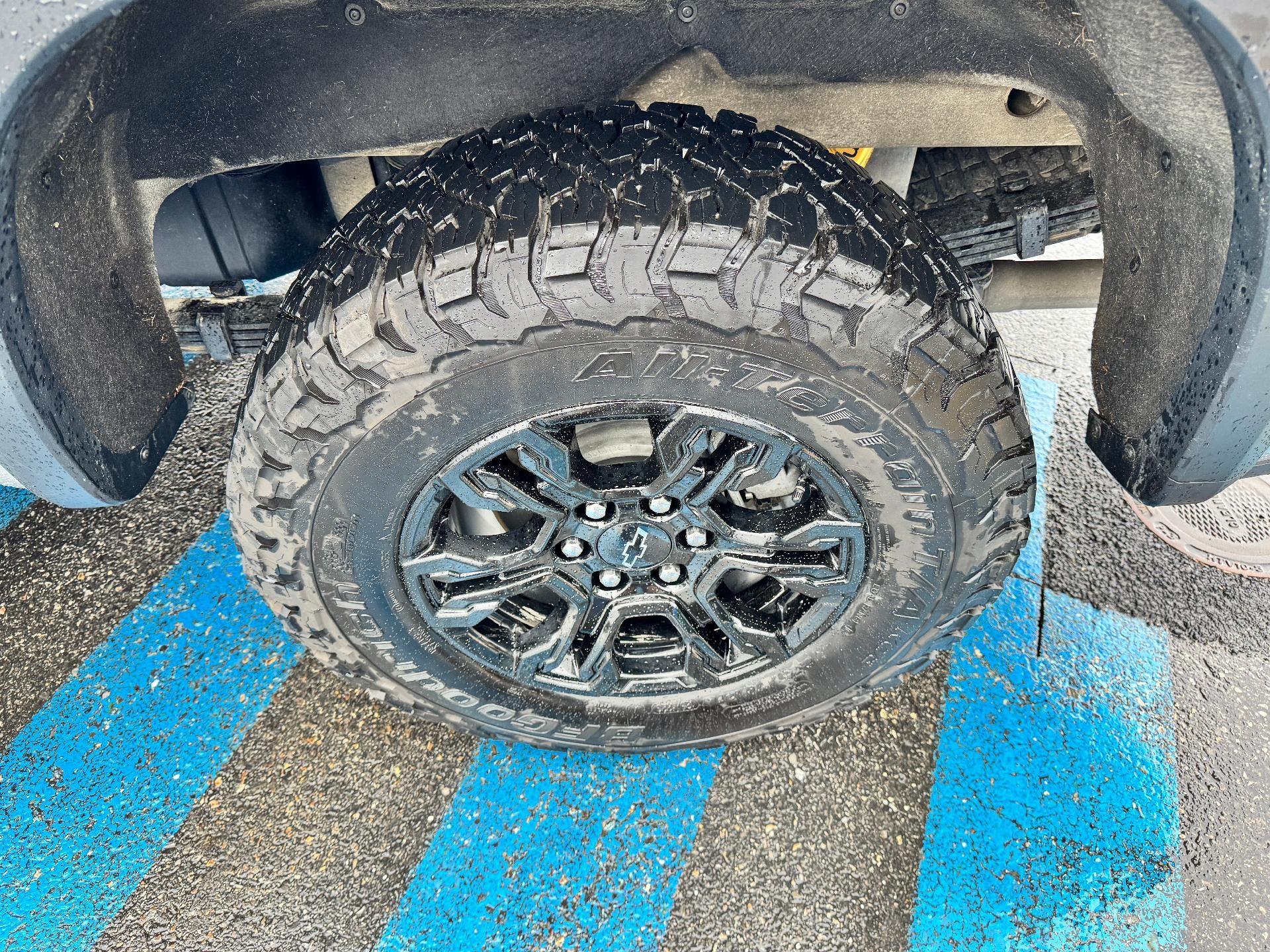 2024 Chevrolet Silverado 1500 ZR2 OFF ROAD / CREW / 6.2 LITER V8 / TECH PCKG / 1 OWNER / 38K MILES