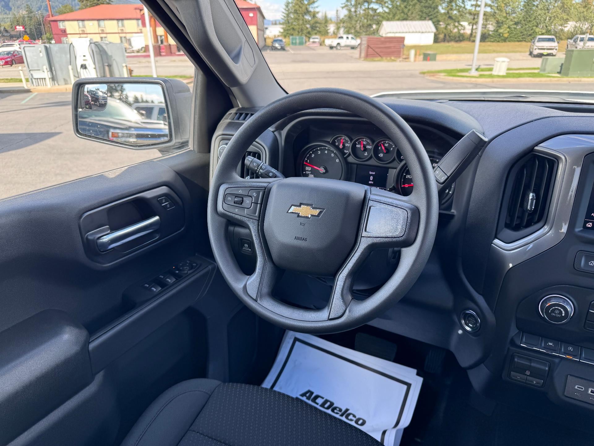 2026 Chevrolet Silverado 1500 WORK TRUCK / CREW / 5.3 LITER V8 / Z71 OFF ROAD / STANDARD BOX