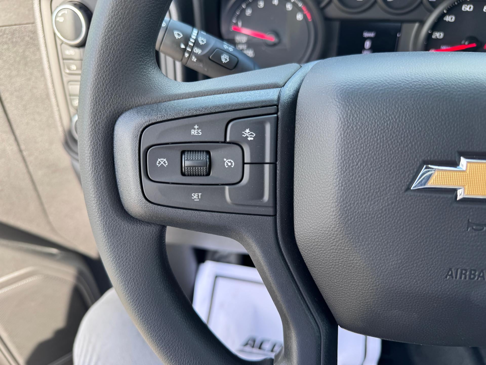 2026 Chevrolet Silverado 1500 WORK TRUCK / CREW / 5.3 LITER V8 / Z71 OFF ROAD / STANDARD BOX