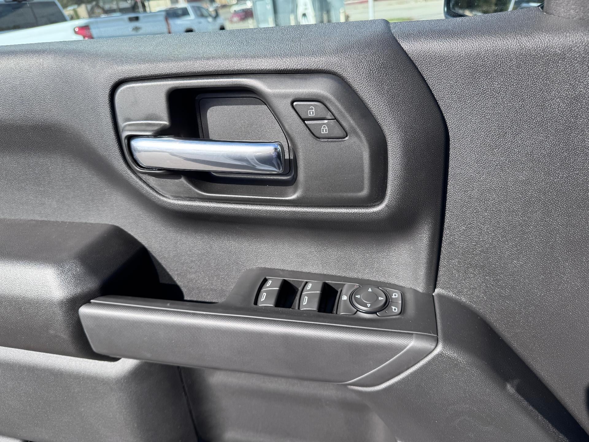 2026 Chevrolet Silverado 1500 WORK TRUCK / CREW / 5.3 LITER V8 / Z71 OFF ROAD / STANDARD BOX