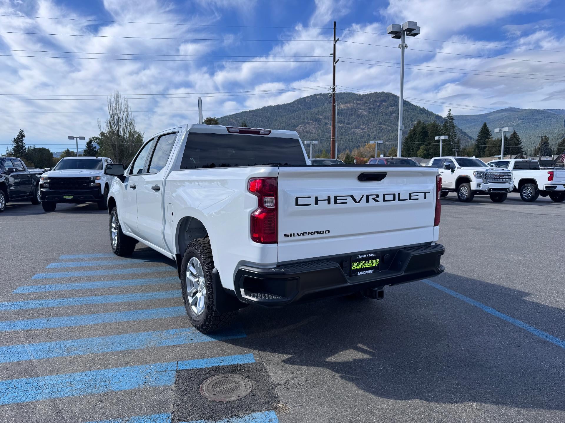 2026 Chevrolet Silverado 1500 WORK TRUCK / CREW / 5.3 LITER V8 / Z71 OFF ROAD / STANDARD BOX
