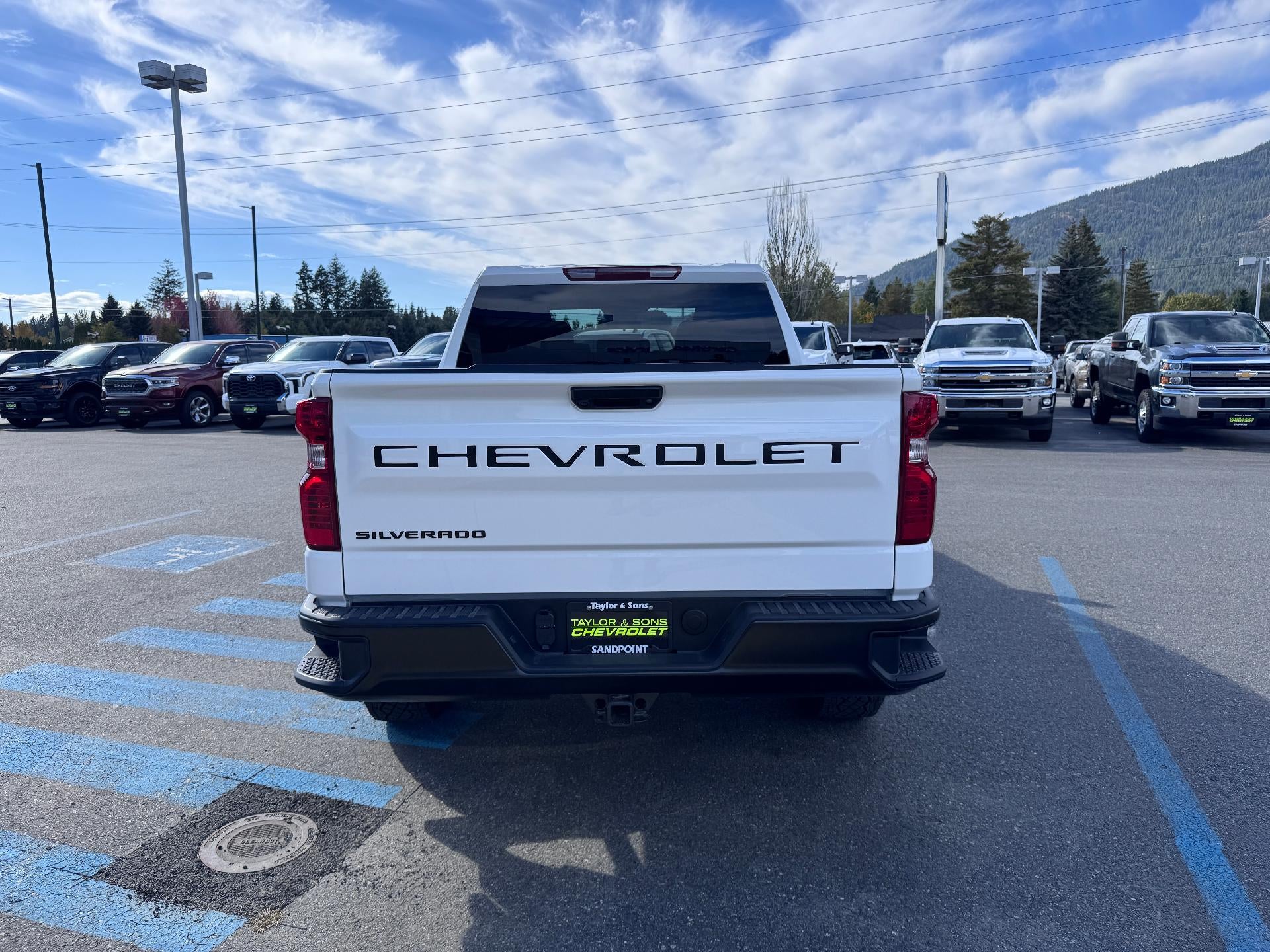 2026 Chevrolet Silverado 1500 WORK TRUCK / CREW / 5.3 LITER V8 / Z71 OFF ROAD / STANDARD BOX