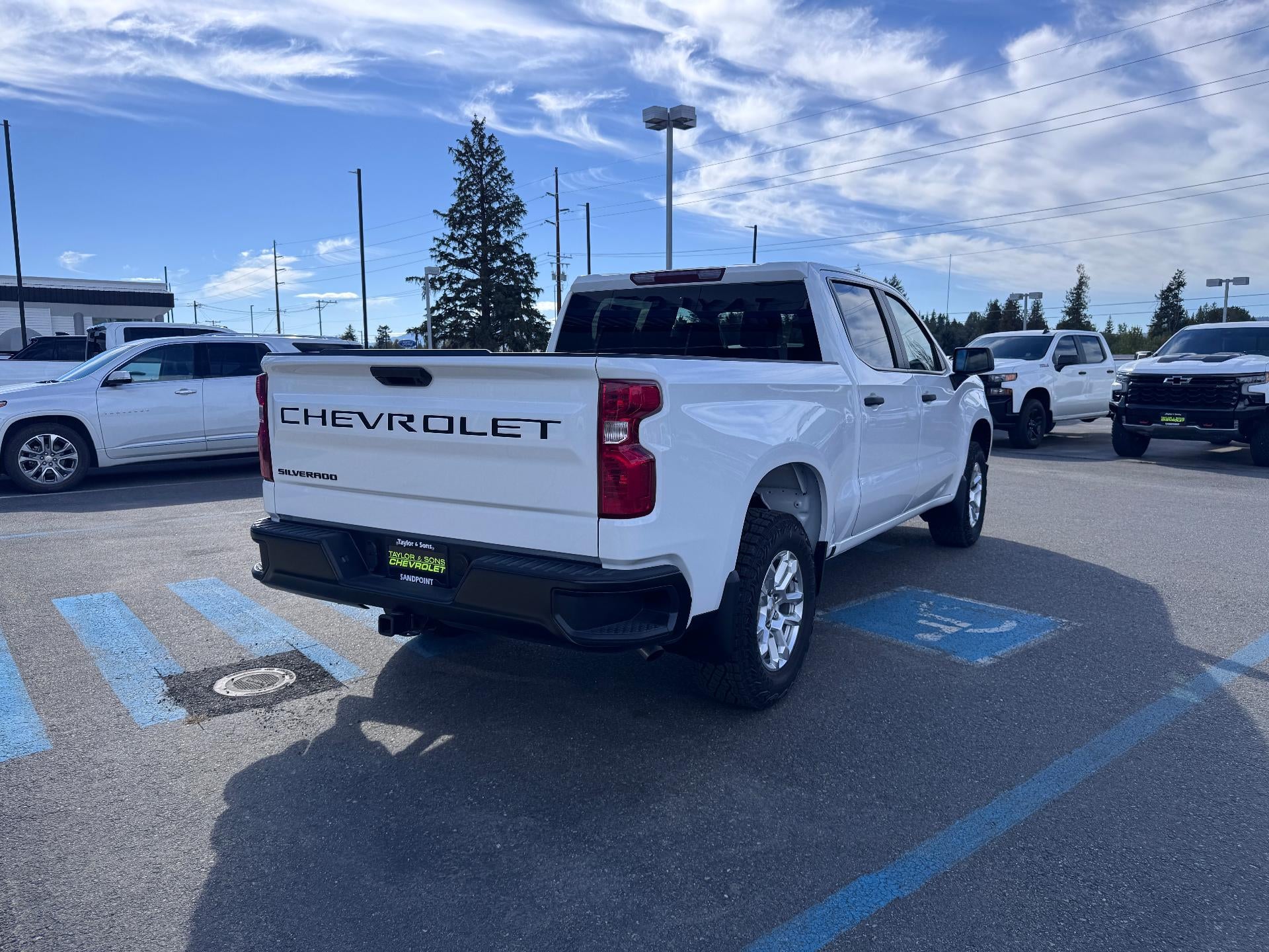 2026 Chevrolet Silverado 1500 WORK TRUCK / CREW / 5.3 LITER V8 / Z71 OFF ROAD / STANDARD BOX