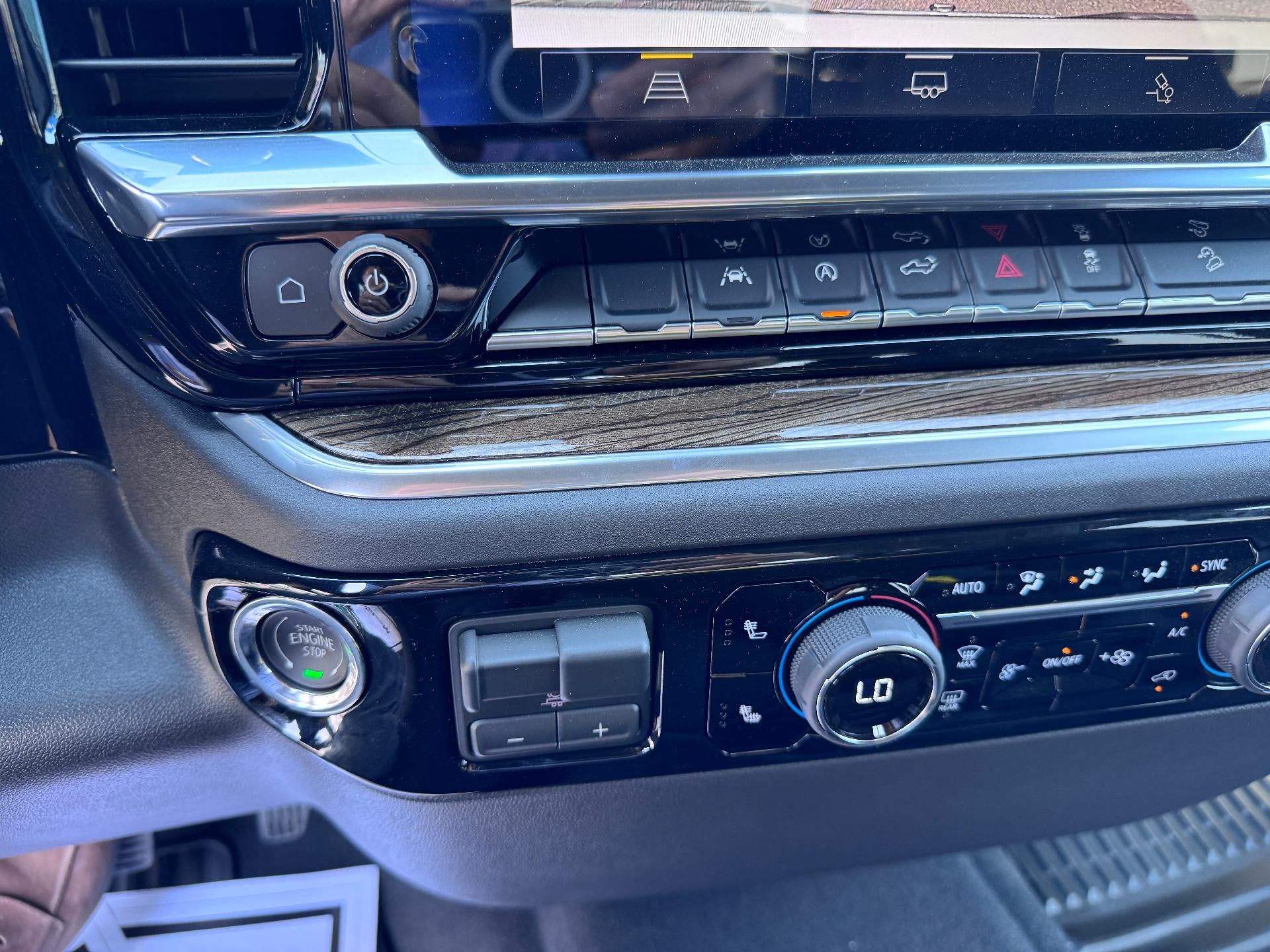 2026 Chevrolet Silverado 1500 LT / CREW / DMAX DIESEL / Z71 OFF ROAD / ADAPTIVE CRUISE / STANDARD BOX