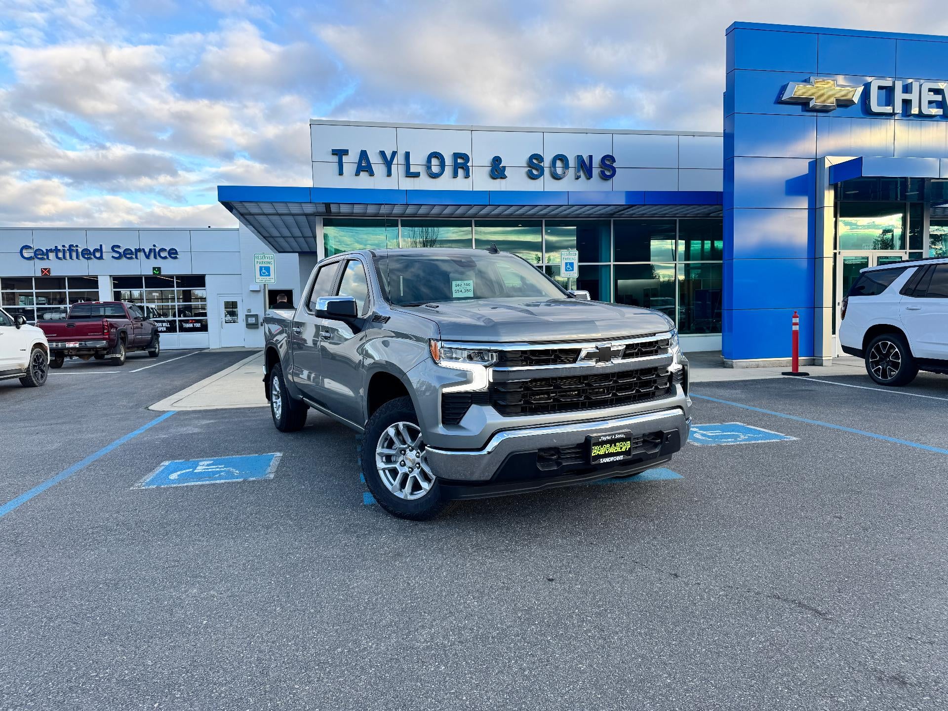 2026 Chevrolet Silverado 1500 LT / CREW / DMAX DIESEL / ADAPTIVE CRUISE / HEATED SEATS / SHORT BOX