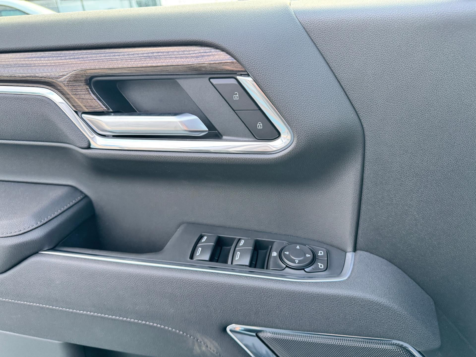 2026 Chevrolet Silverado 1500 LT / CREW / DMAX DIESEL / ADAPTIVE CRUISE / HEATED SEATS / SHORT BOX