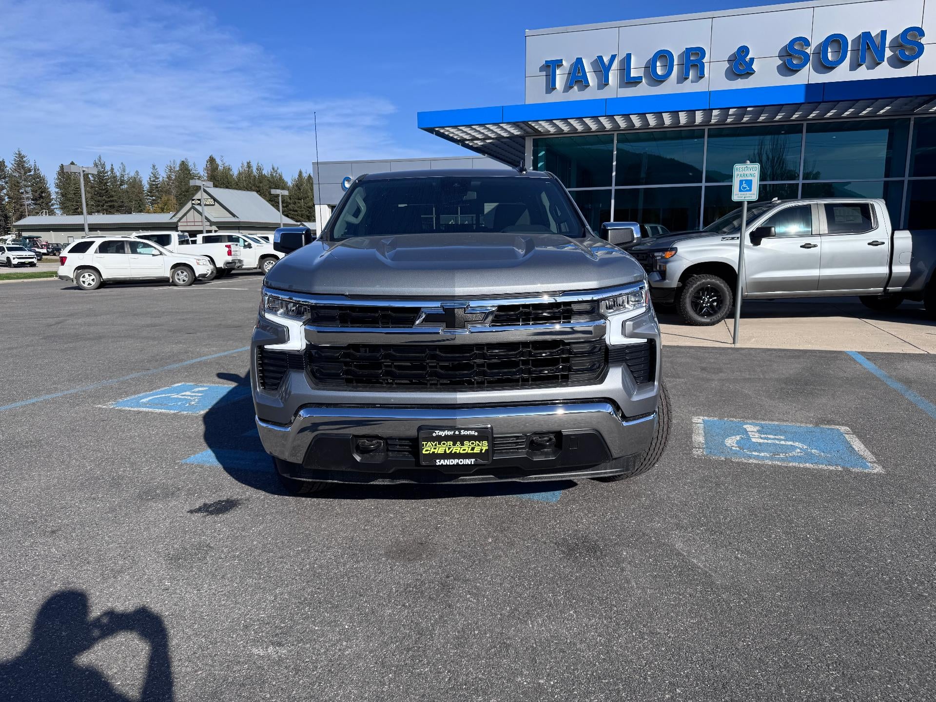 2026 Chevrolet Silverado 1500 LT / CREW / 5.3 LITER V8 / Z71 OFF ROAD / ADAPTIVE CRUISE / SHORT BOX