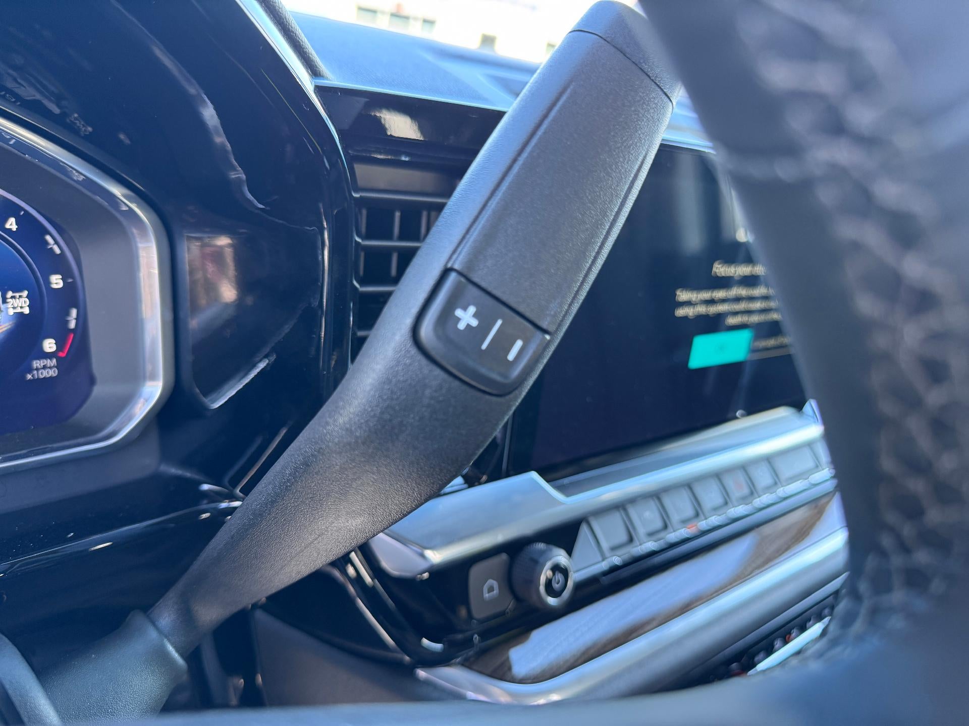 2026 Chevrolet Silverado 1500 LT / CREW / 5.3 LITER V8 / Z71 OFF ROAD / ADAPTIVE CRUISE / SHORT BOX