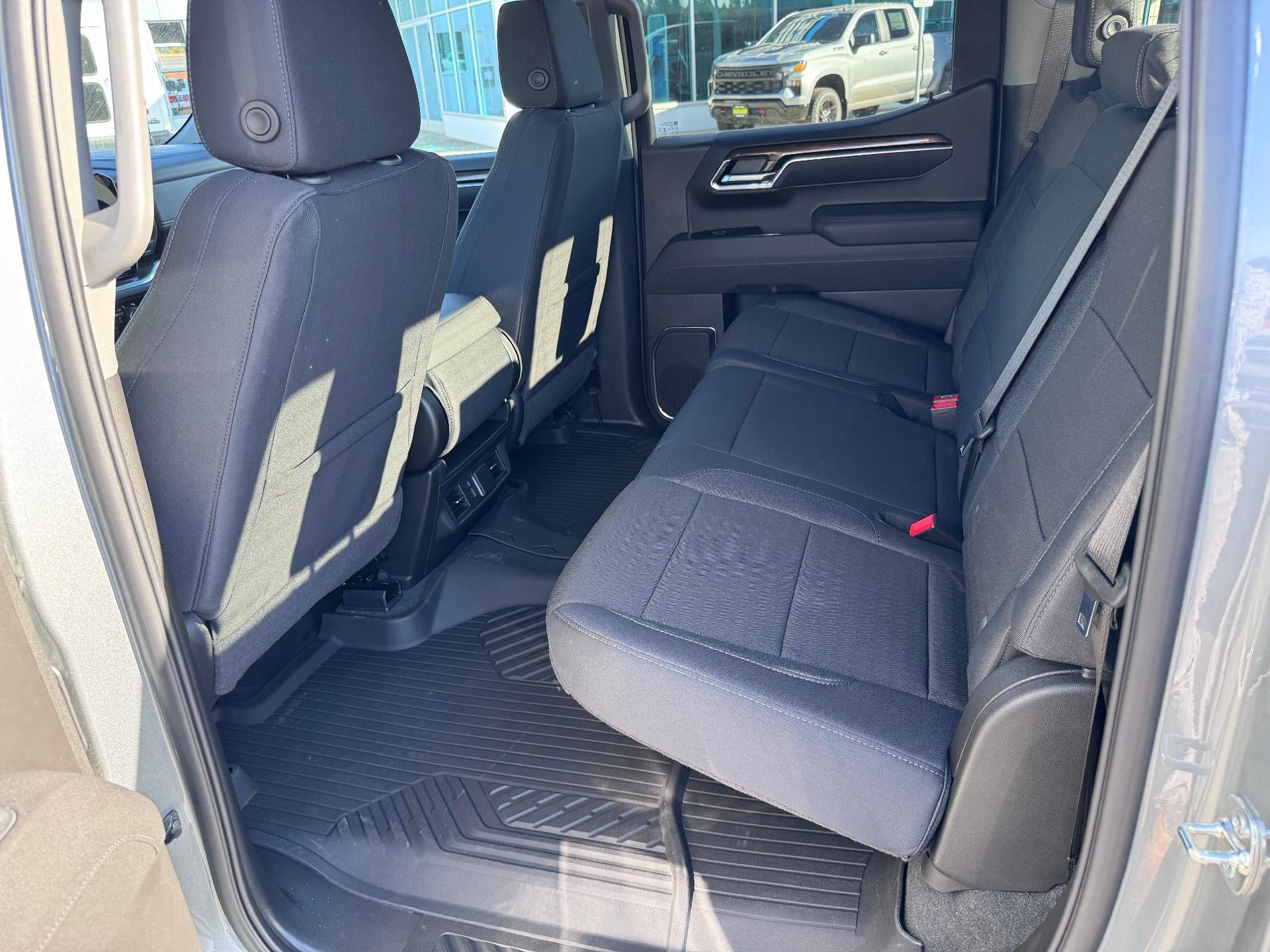 2026 Chevrolet Silverado 1500 LT / CREW / 5.3 LITER V8 / Z71 OFF ROAD / ADAPTIVE CRUISE / SHORT BOX