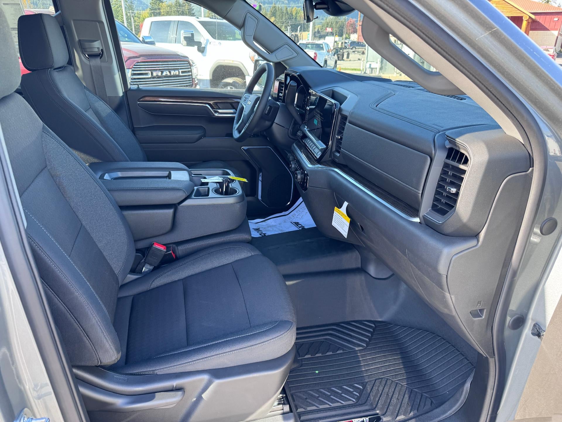 2026 Chevrolet Silverado 1500 LT / CREW / 5.3 LITER V8 / Z71 OFF ROAD / ADAPTIVE CRUISE / SHORT BOX