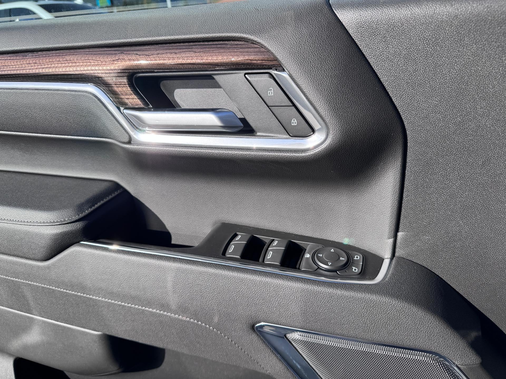 2026 Chevrolet Silverado 1500 LT / CREW / 5.3 LITER V8 / Z71 OFF ROAD / ADAPTIVE CRUISE / SHORT BOX