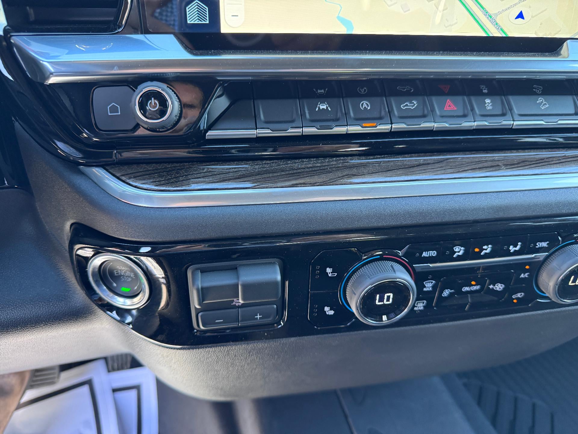 2026 Chevrolet Silverado 1500 LT / CREW / 5.3 LITER V8 / Z71 OFF ROAD / ADAPTIVE CRUISE / SHORT BOX