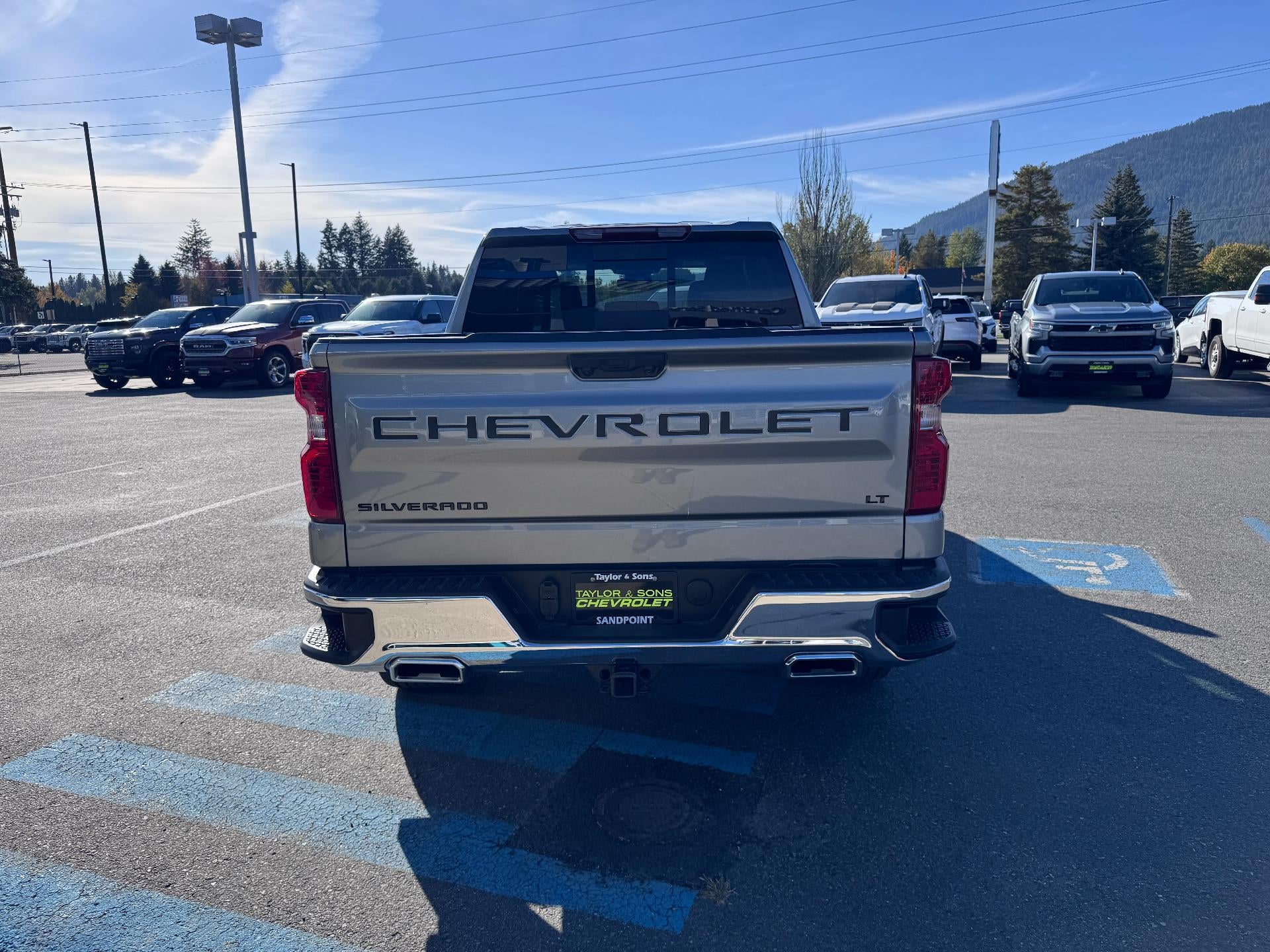2026 Chevrolet Silverado 1500 LT / CREW / 5.3 LITER V8 / Z71 OFF ROAD / ADAPTIVE CRUISE / SHORT BOX