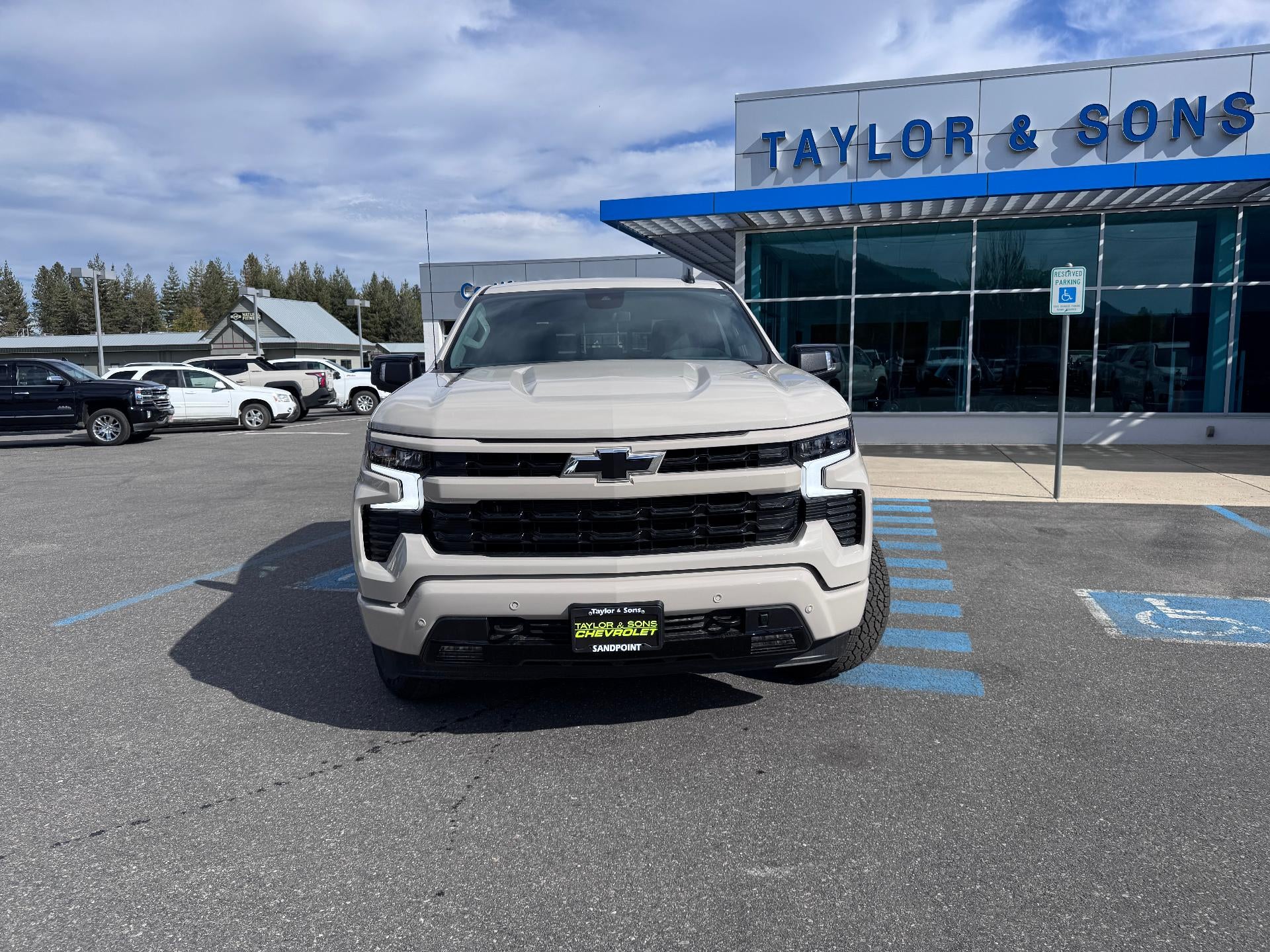2026 Chevrolet Silverado 1500 RST / CREW / DMAX DIESEL / Z71 OFF ROAD / PREMIUM PCKG / DARK APPEARANCE