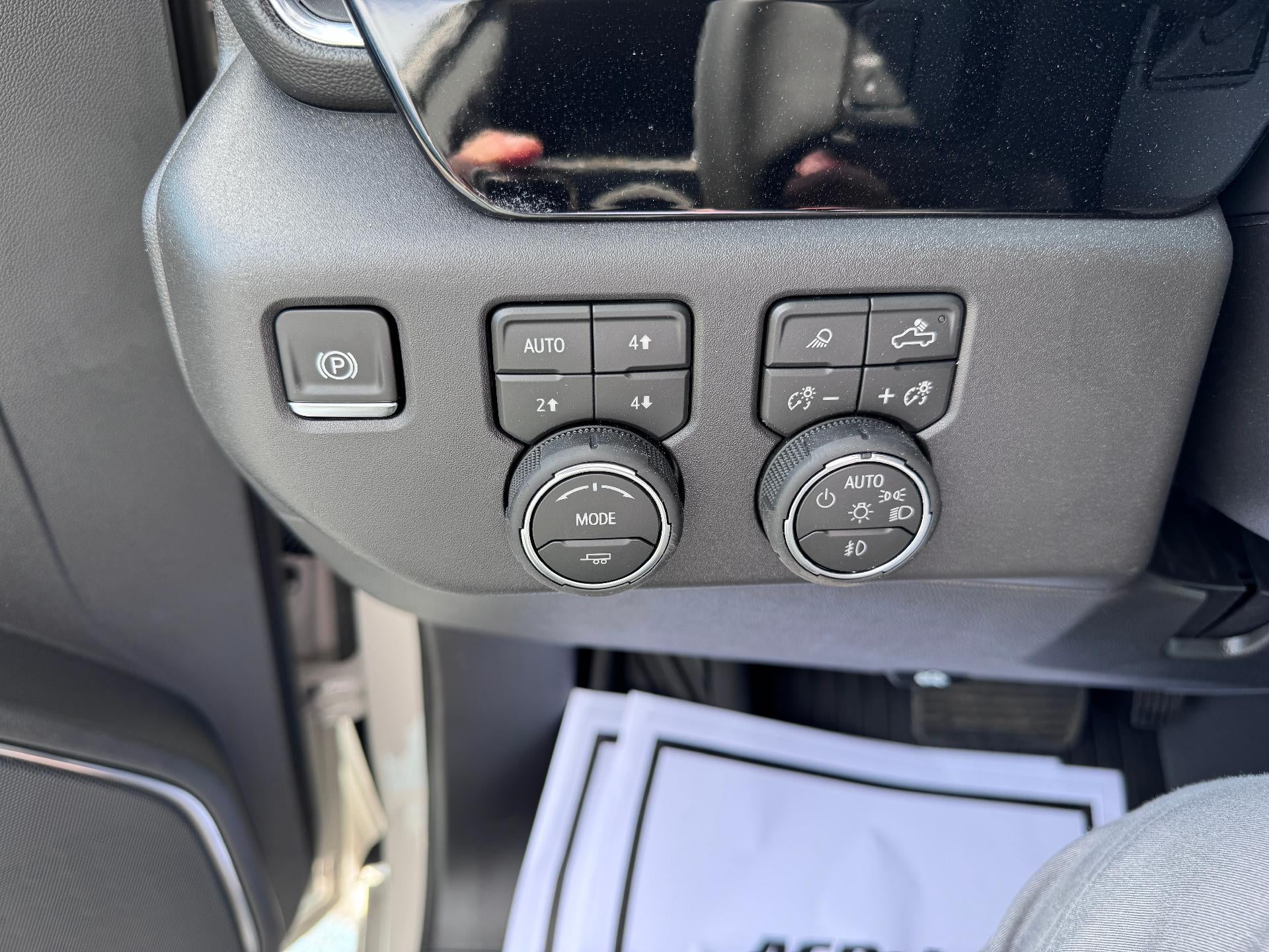 2026 Chevrolet Silverado 1500 RST / CREW / DMAX DIESEL / Z71 OFF ROAD / PREMIUM PCKG / DARK APPEARANCE