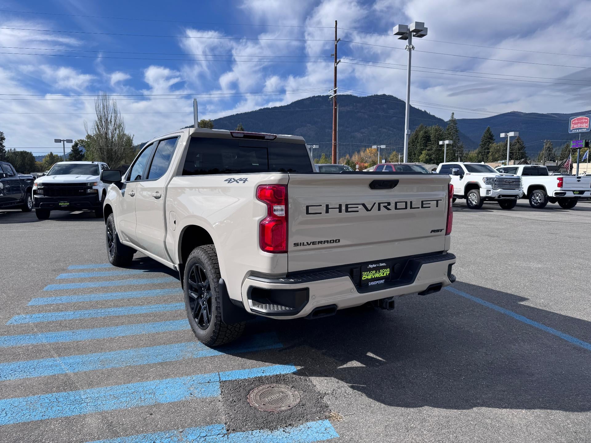 2026 Chevrolet Silverado 1500 RST / CREW / DMAX DIESEL / Z71 OFF ROAD / PREMIUM PCKG / DARK APPEARANCE