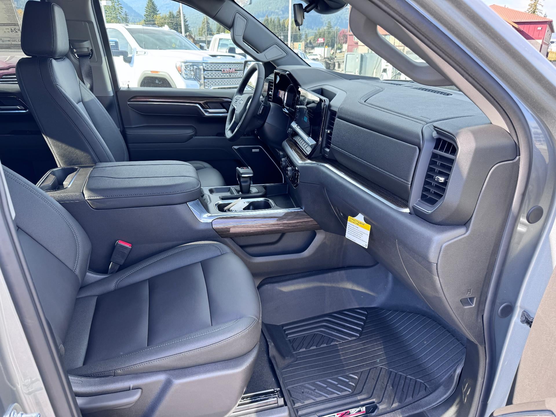 2026 Chevrolet Silverado 1500 RST / CREW / DMAX DIESEL / Z71 OFF ROAD / PREMIUM PCKG / DARK APPEARANCE
