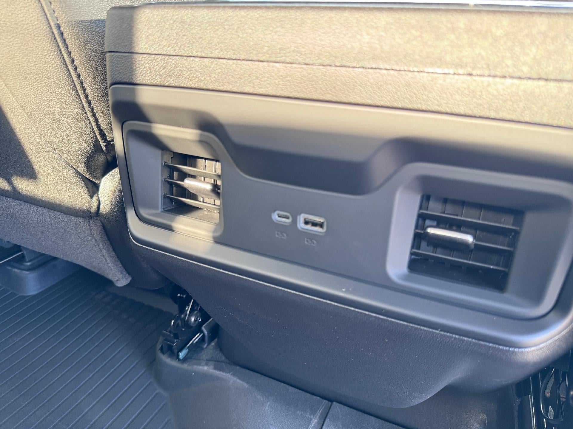 2026 Chevrolet Silverado 1500 RST / CREW / DMAX DIESEL / Z71 OFF ROAD / PREMIUM PCKG / DARK APPEARANCE