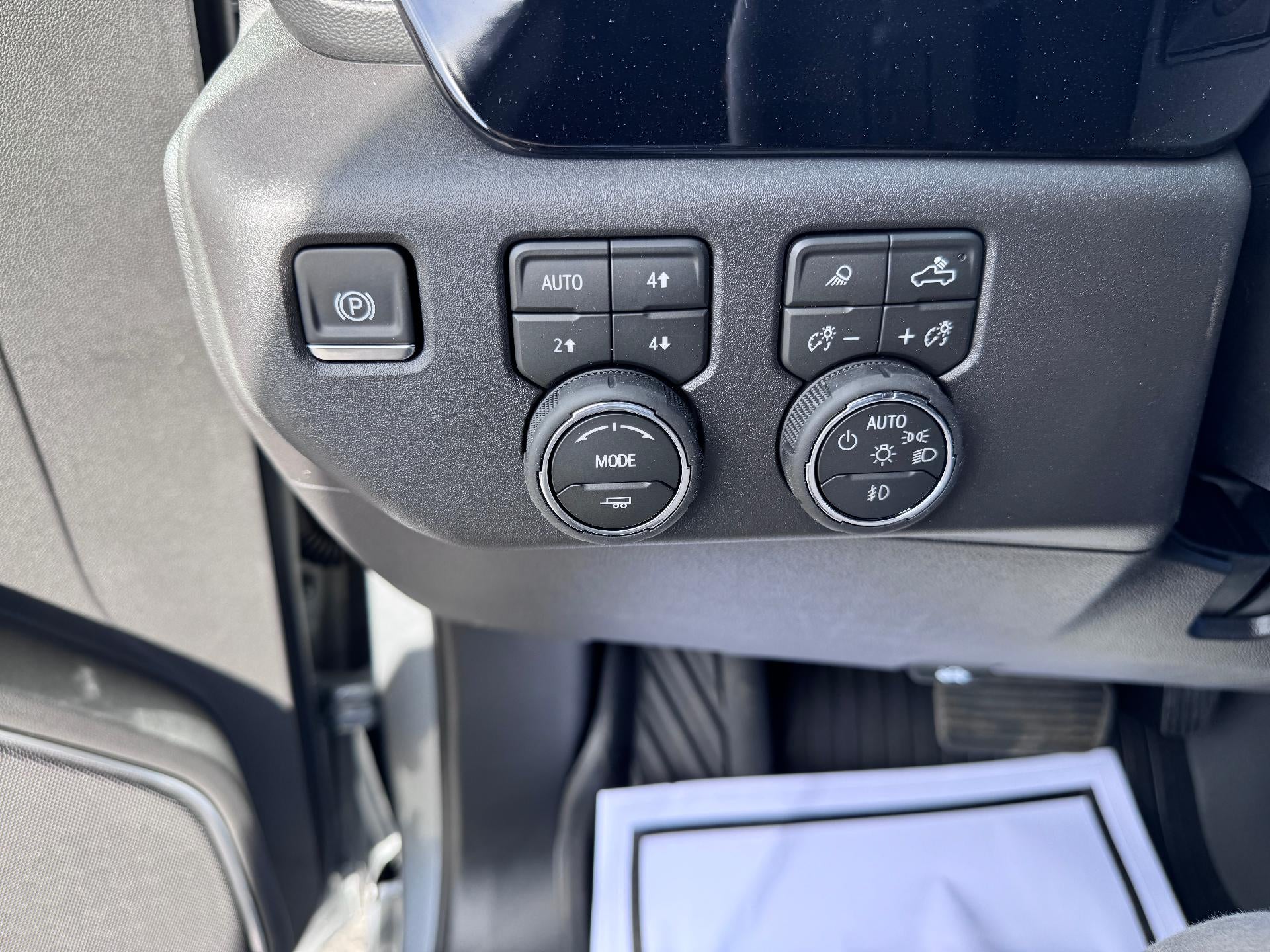 2026 Chevrolet Silverado 1500 RST / CREW / DMAX DIESEL / Z71 OFF ROAD / PREMIUM PCKG / DARK APPEARANCE